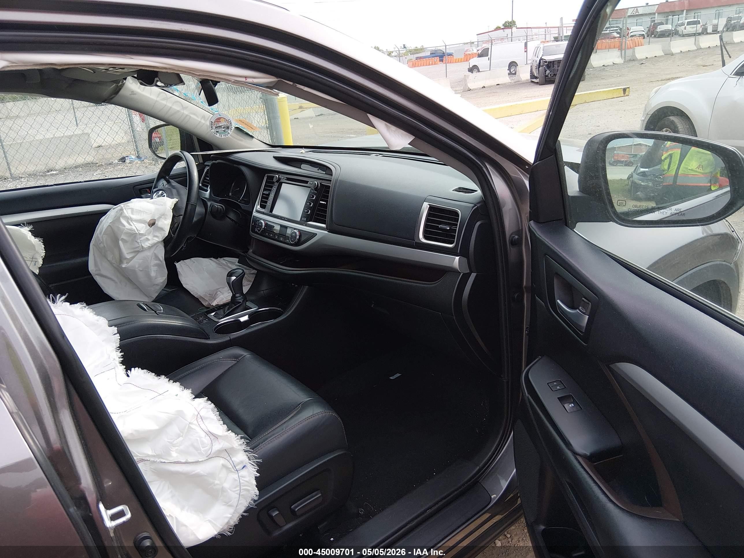 2019 Toyota Highlander Xle Серый vin: 5TDKZRFH7KS553096