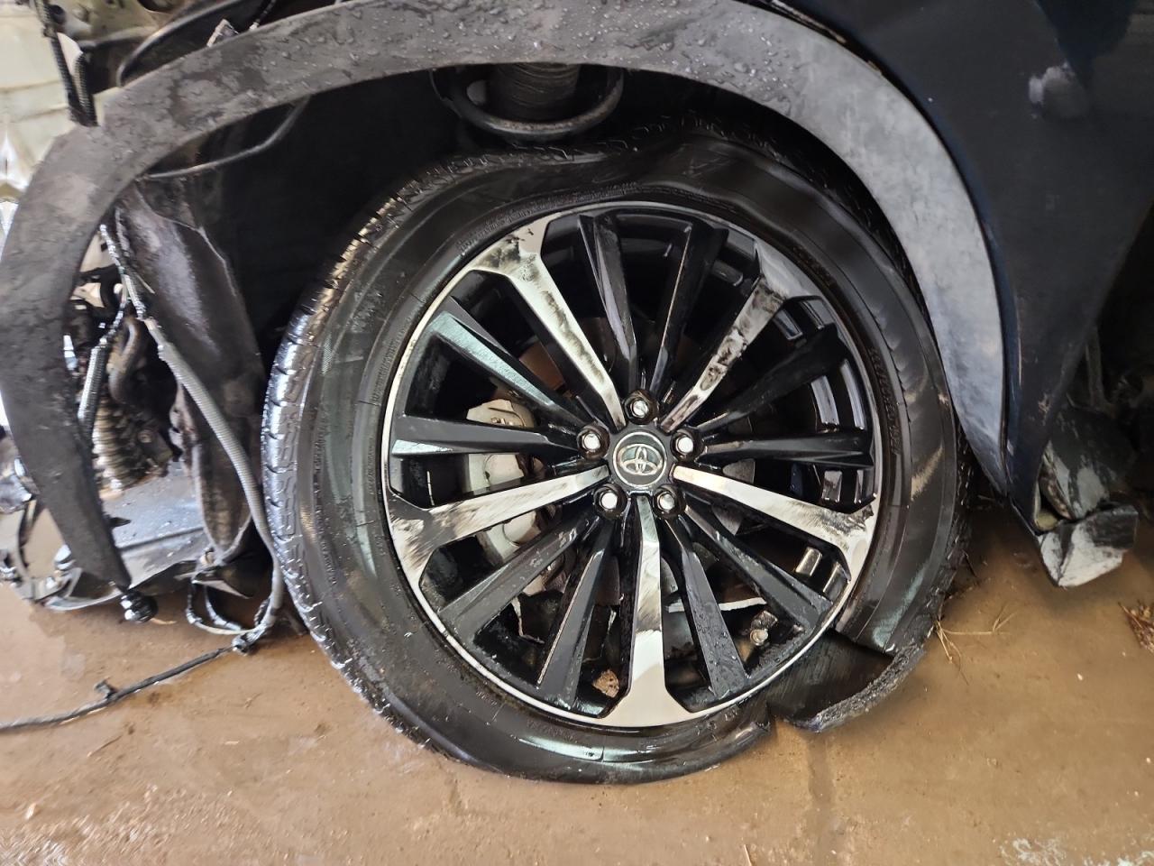 2022 Toyota Highlander Xse Black vin: 5TDLZRAH5NS110655 Damage: Left Front Wheel, Broken, Replacement Required