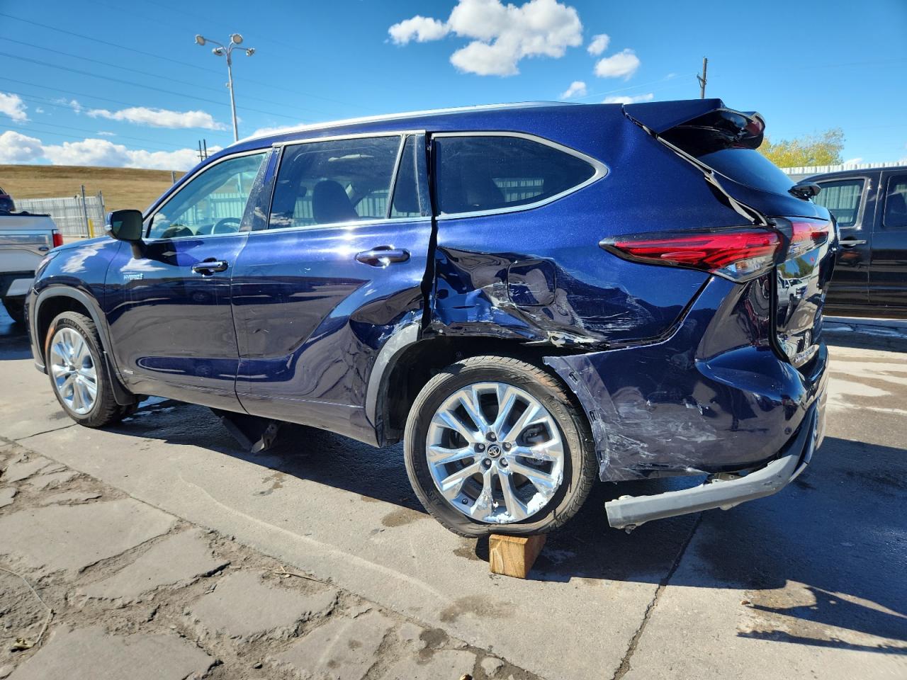 2021 Toyota Highlander Hybrid Limited Синий vin: 5TDXBRCH8MS054602