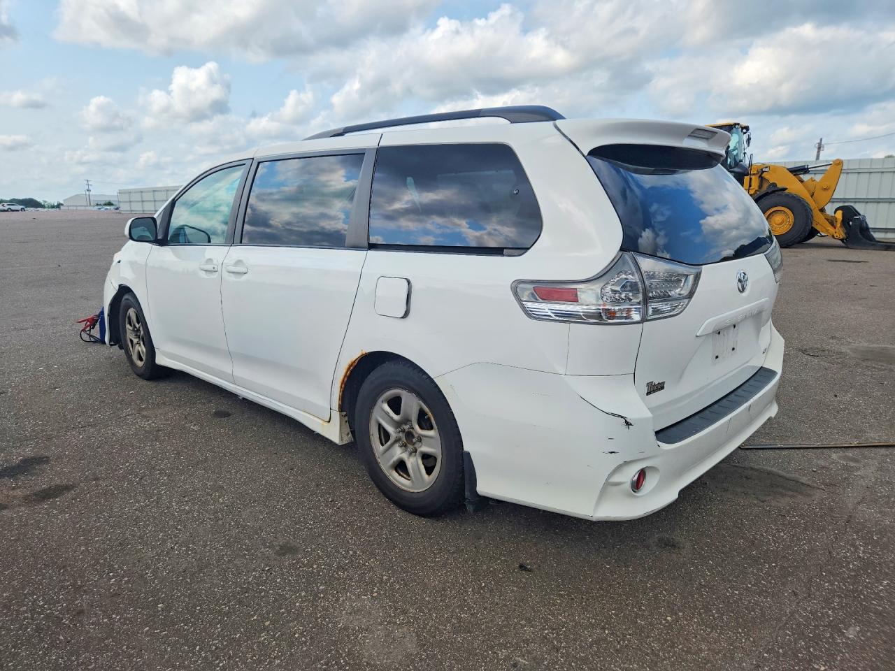 2011 Toyota Sienna Sport White vin: 5TDXK3DC0BS075490