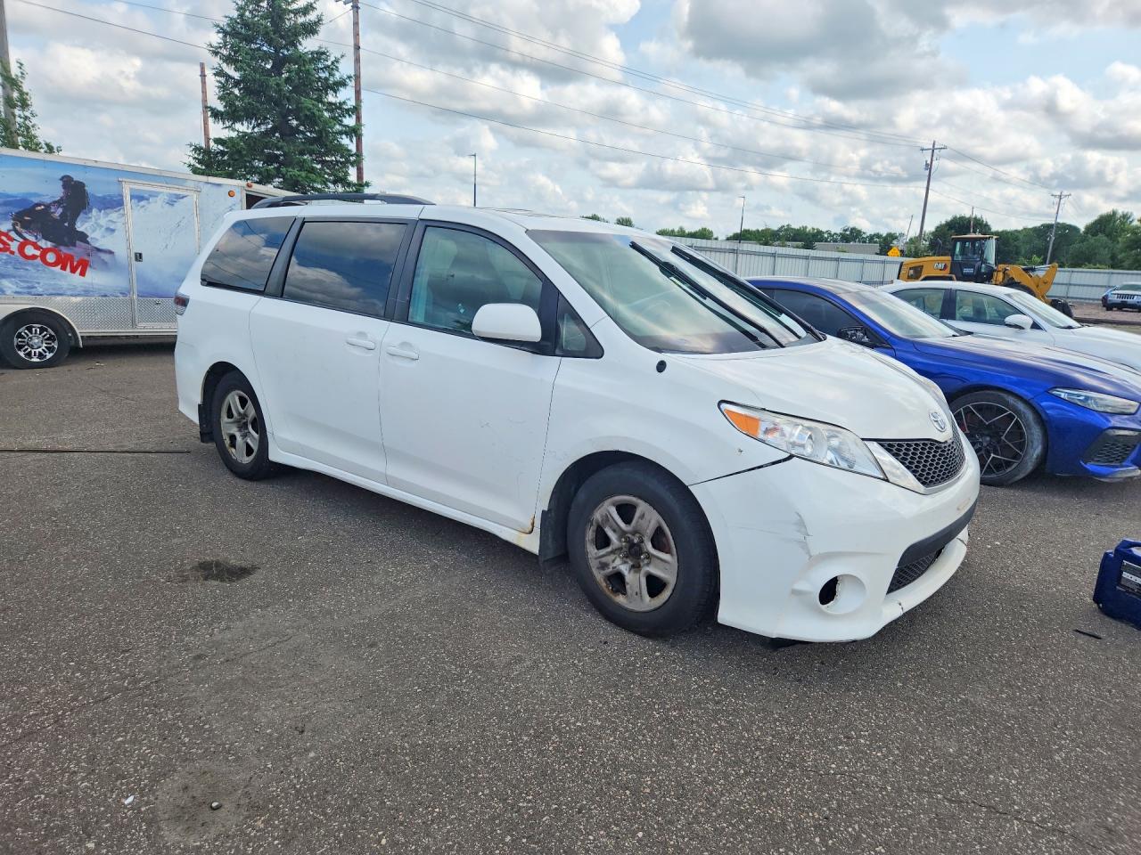 2011 Toyota Sienna Sport White vin: 5TDXK3DC0BS075490