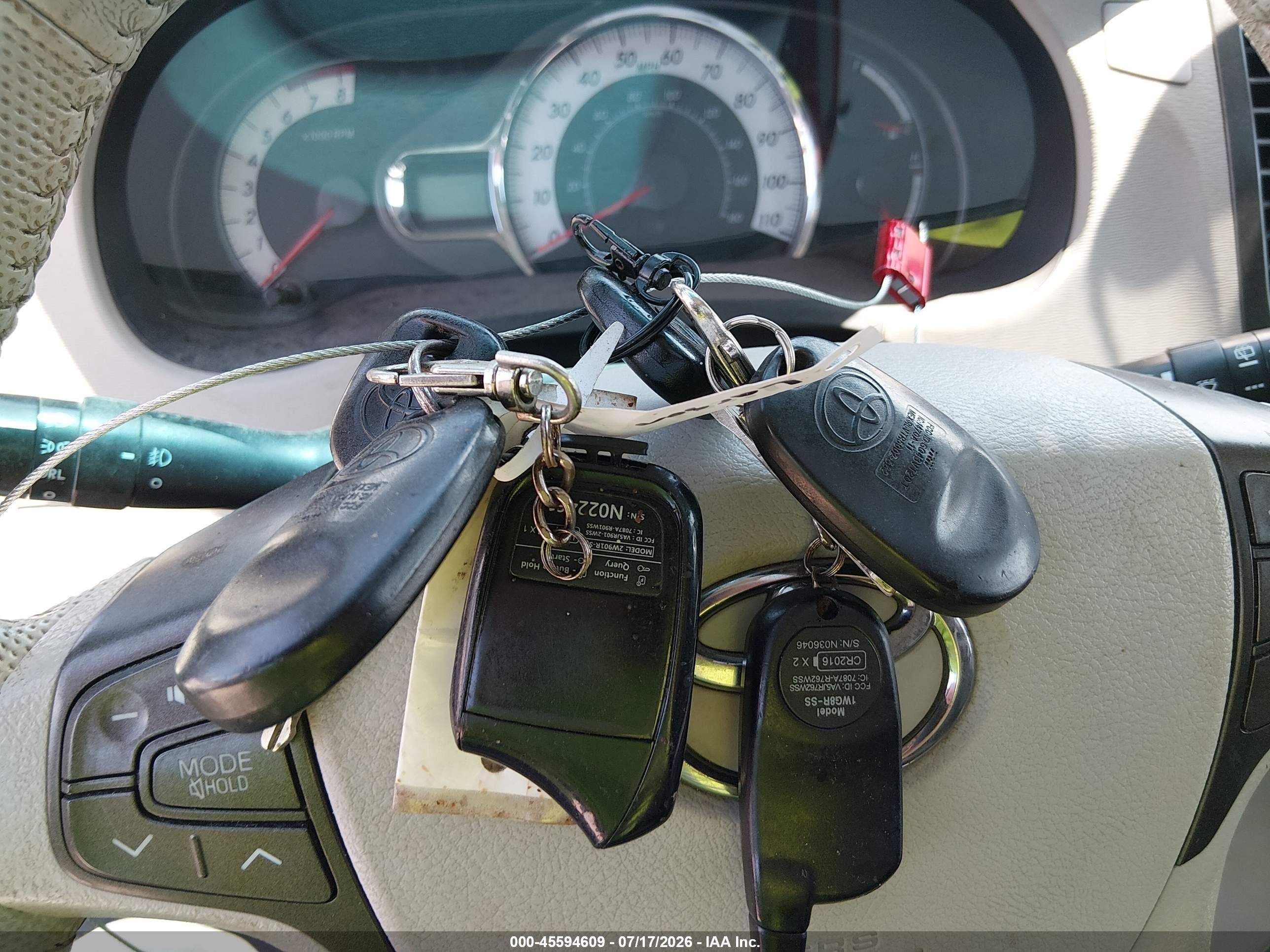 2011 Toyota Sienna Se Серебряный vin: 5TDXK3DC0BS167473