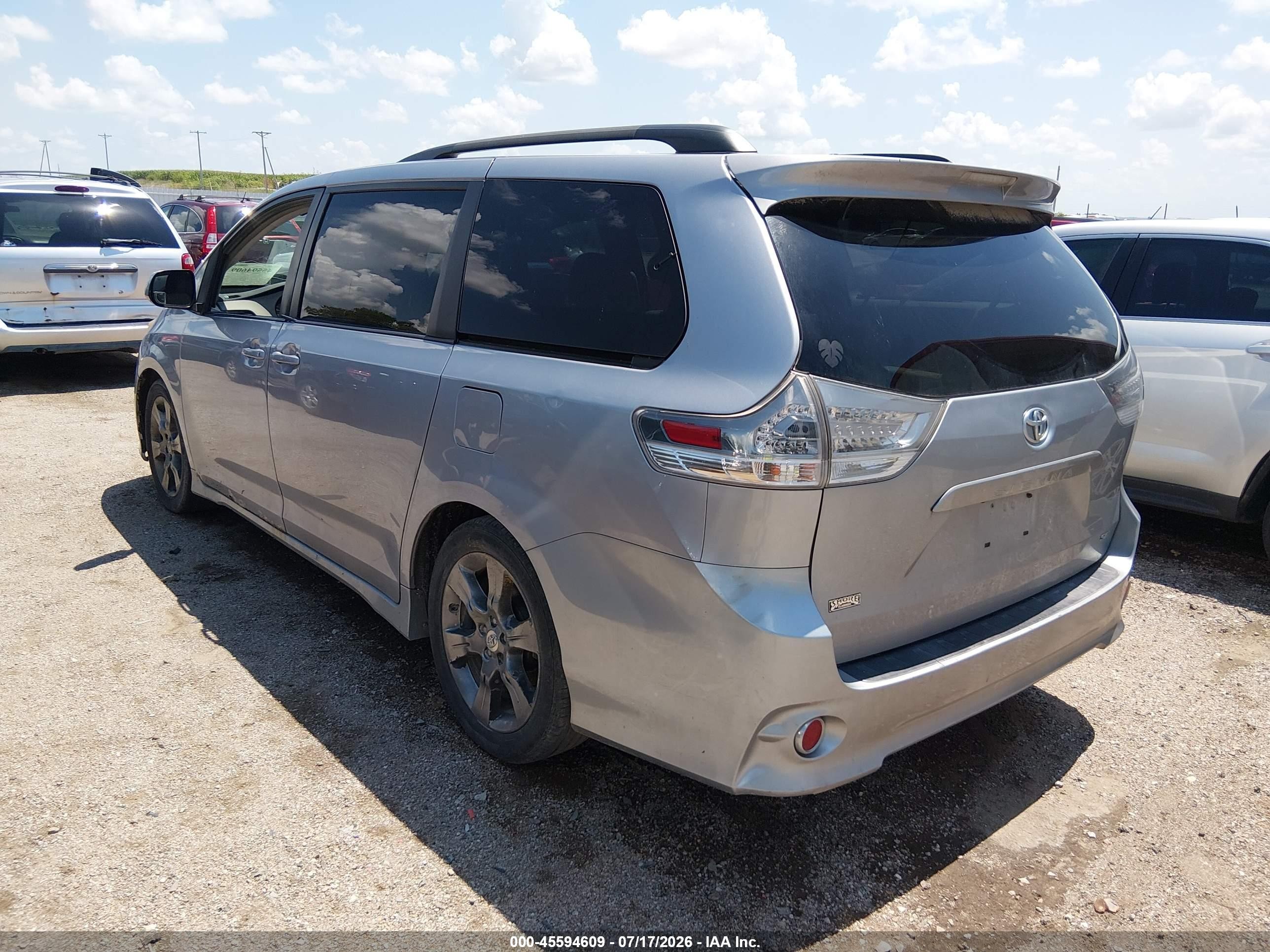 2011 Toyota Sienna Se Серебряный vin: 5TDXK3DC0BS167473