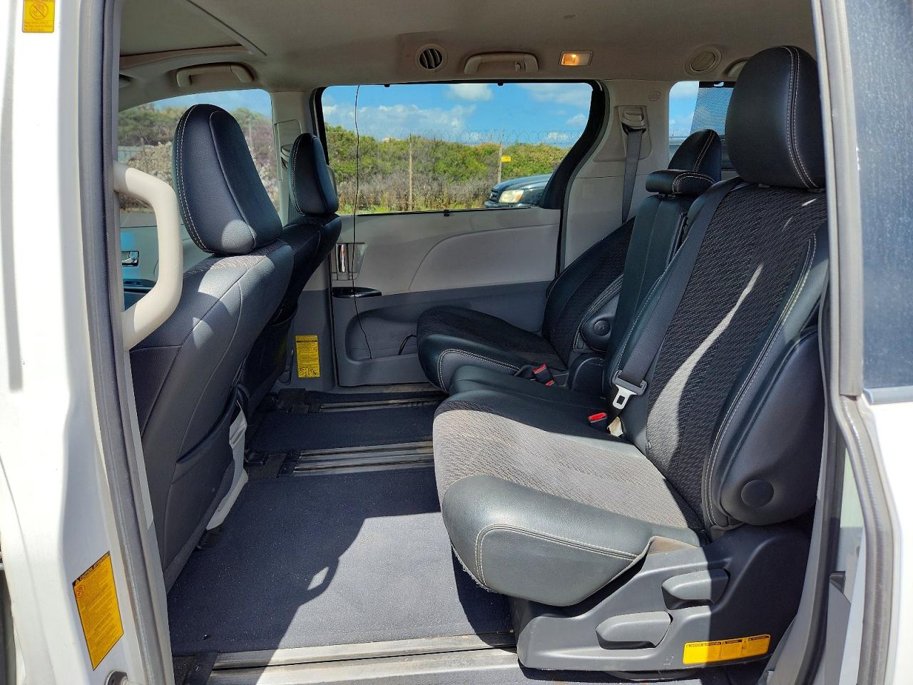 2012 Toyota Sienna Sport White vin: 5TDXK3DC0CS208721
