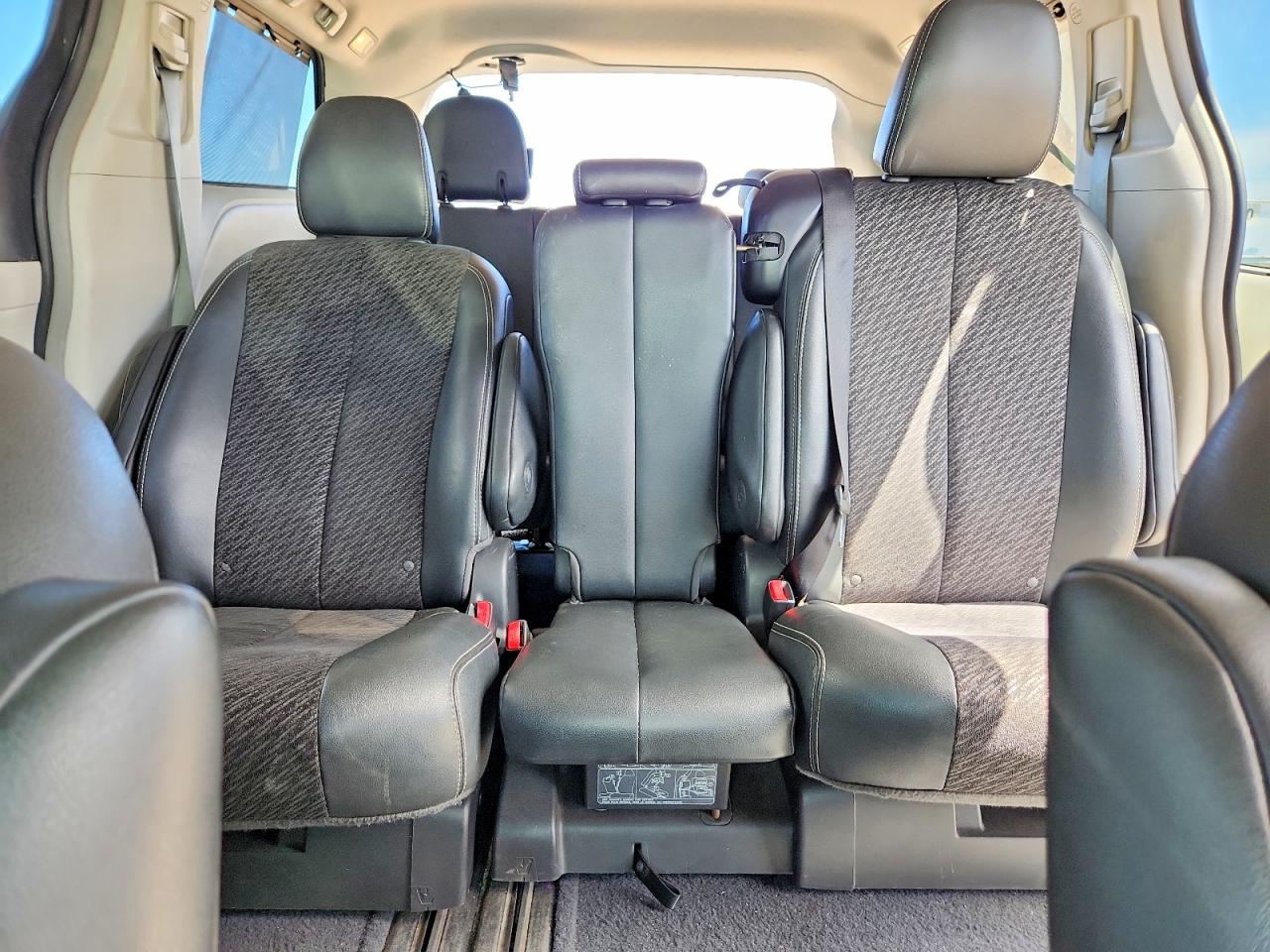 2012 Toyota Sienna Sport White vin: 5TDXK3DC0CS208721