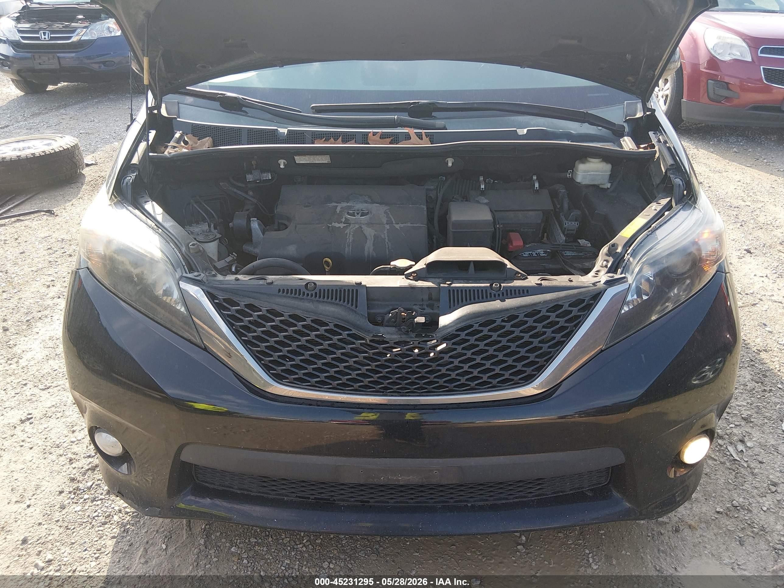 2013 Toyota Sienna Se 8 Passenger Black vin: 5TDXK3DC0DS303605