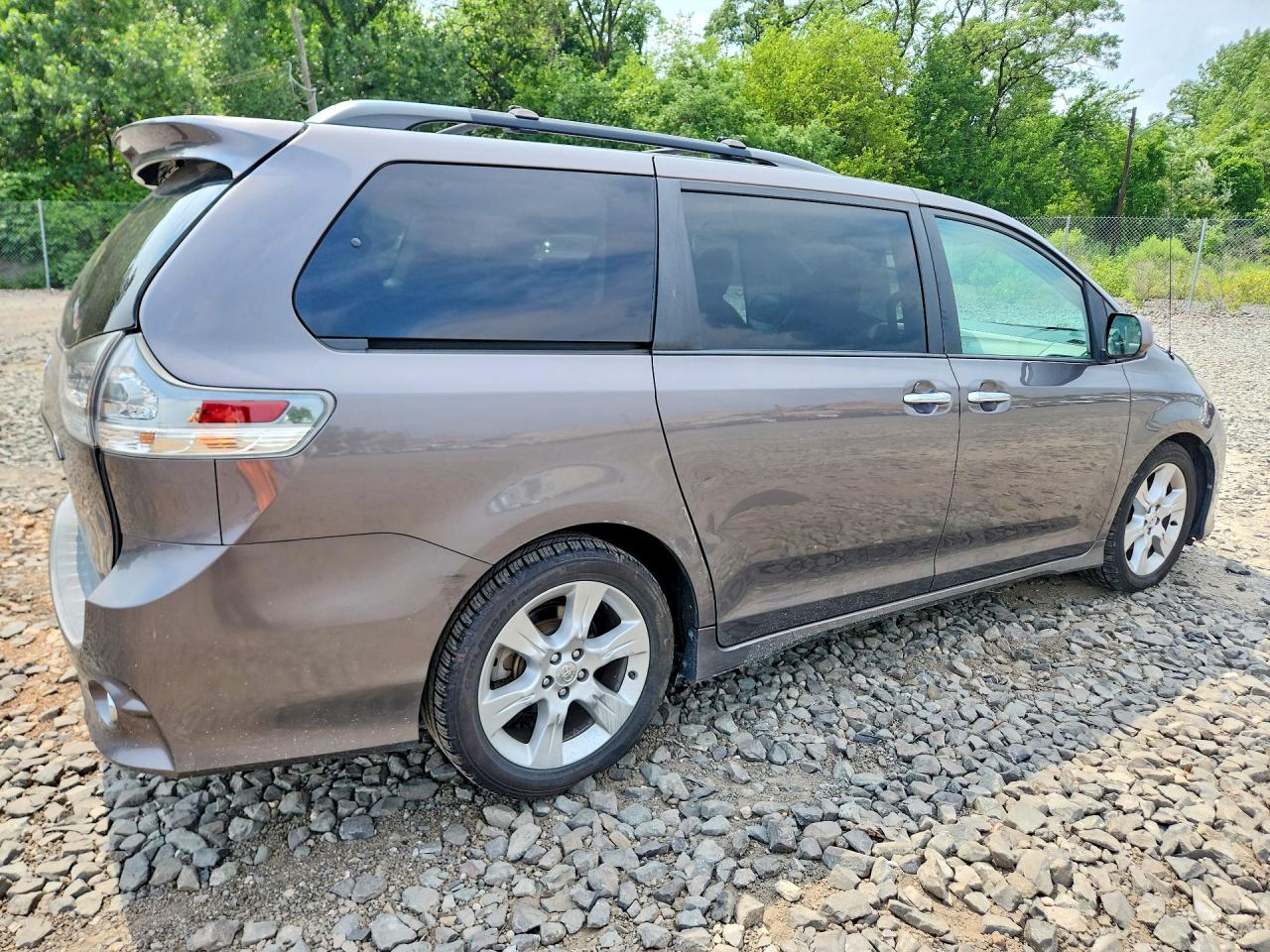 2013 Toyota Sienna Sport Gray vin: 5TDXK3DC0DS351704