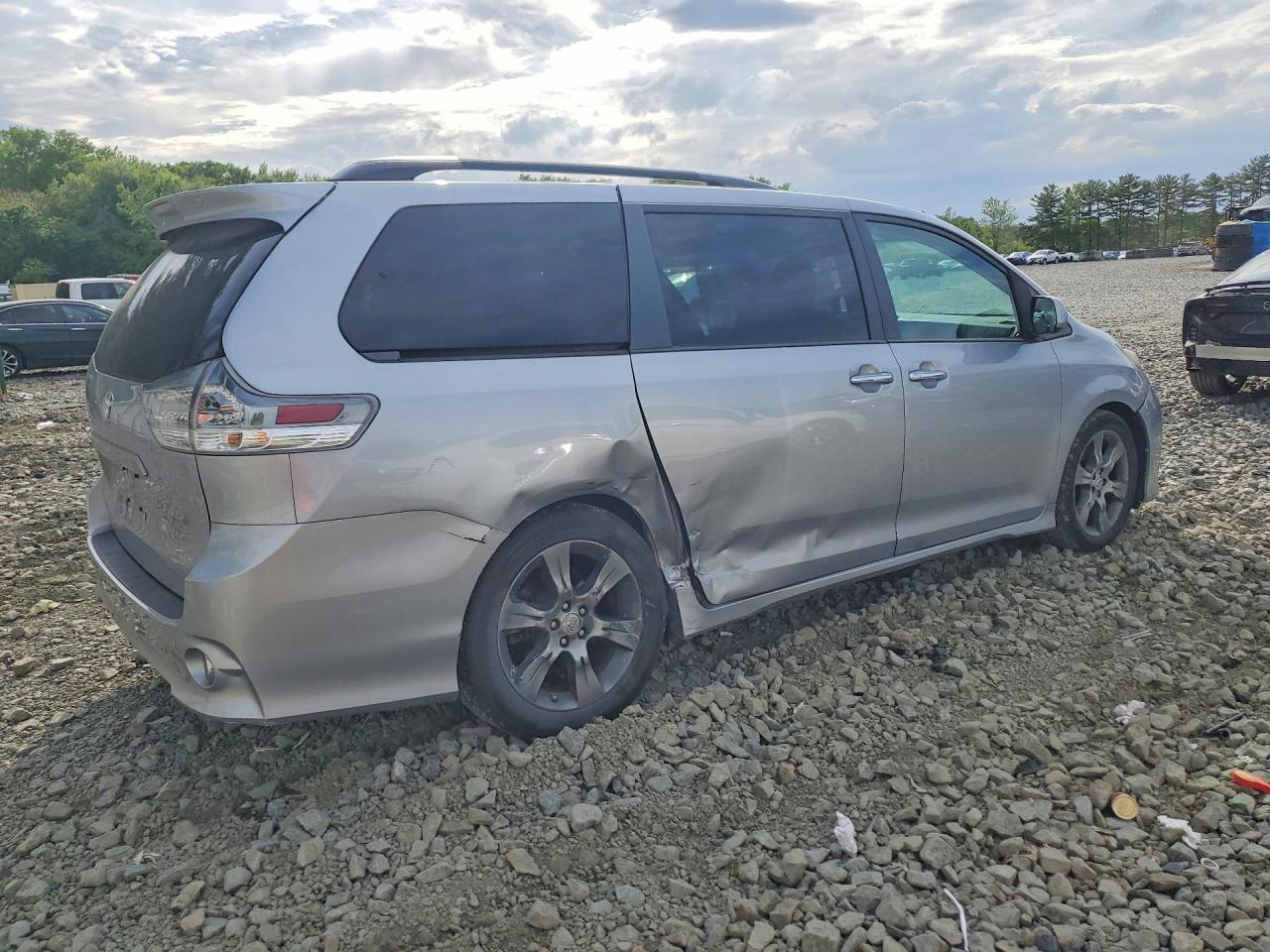 2015 Toyota Sienna Sport Silver vin: 5TDXK3DC0FS558189