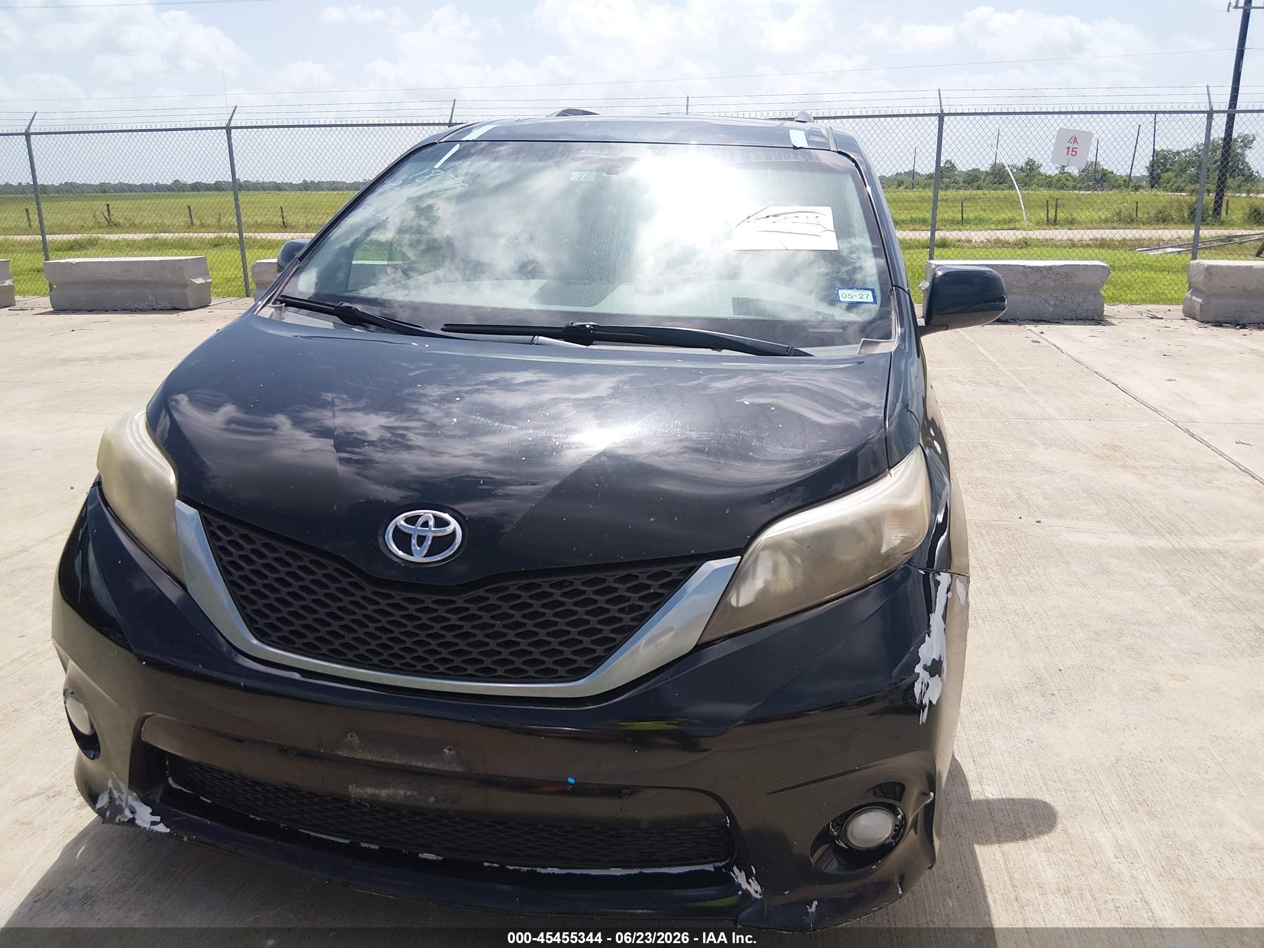 2012 Toyota Sienna Se 8 Passenger Черный vin: 5TDXK3DC1CS188270