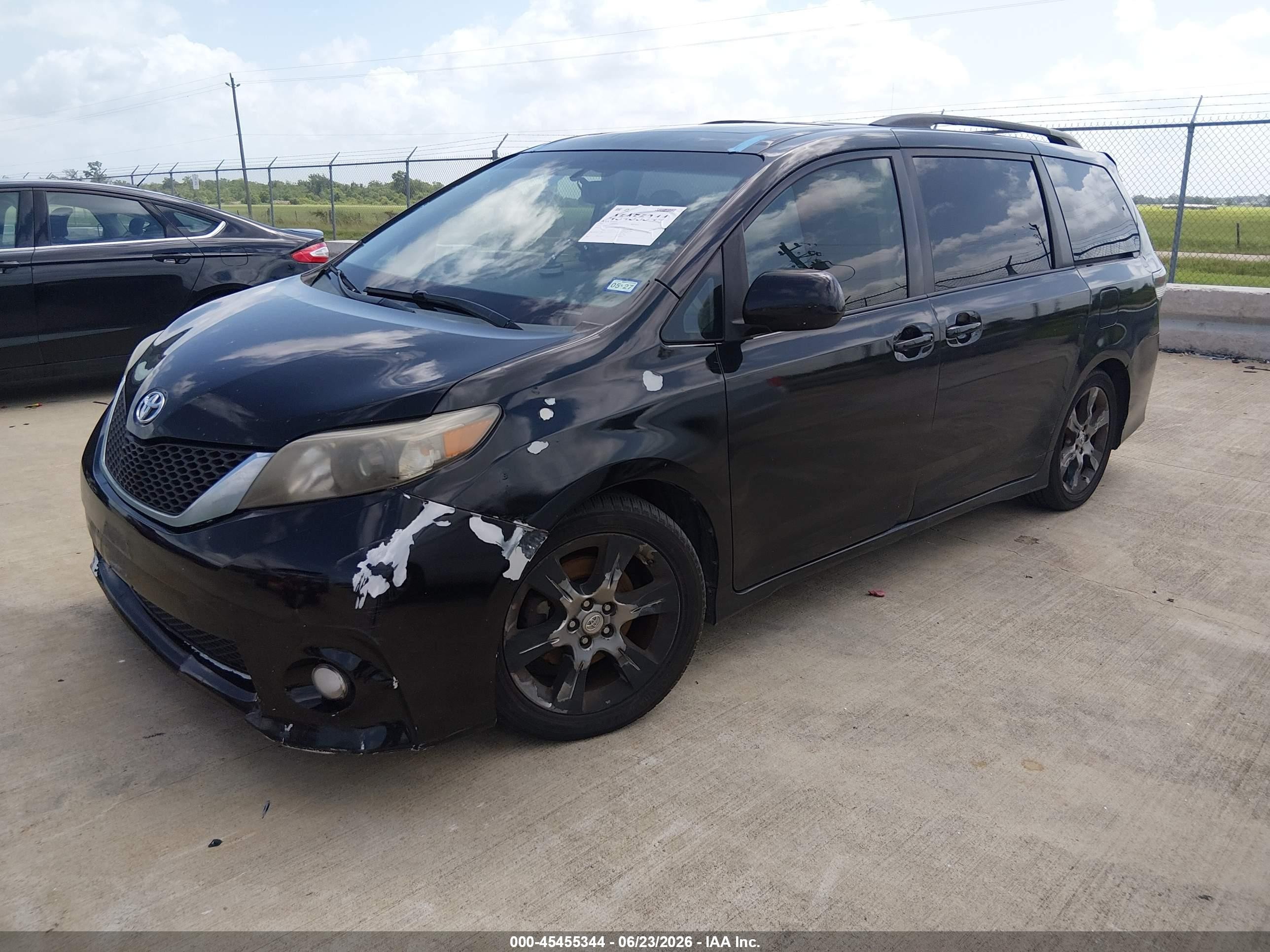 2012 Toyota Sienna Se 8 Passenger Черный vin: 5TDXK3DC1CS188270