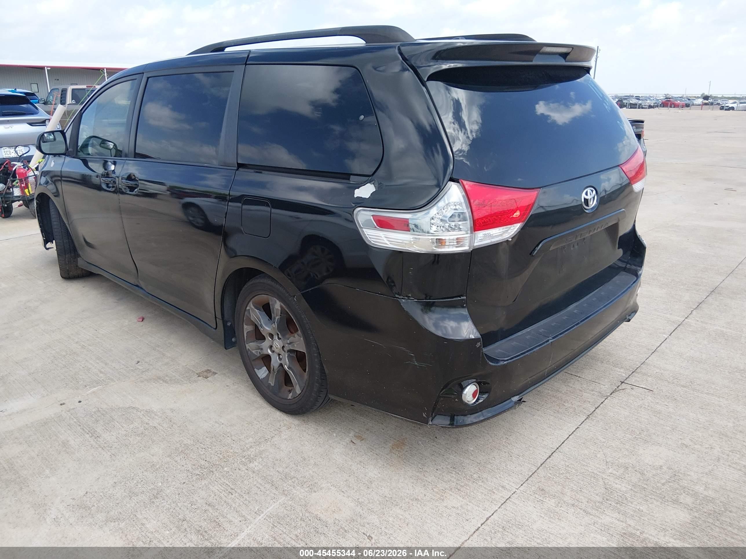 2012 Toyota Sienna Se 8 Passenger Черный vin: 5TDXK3DC1CS188270