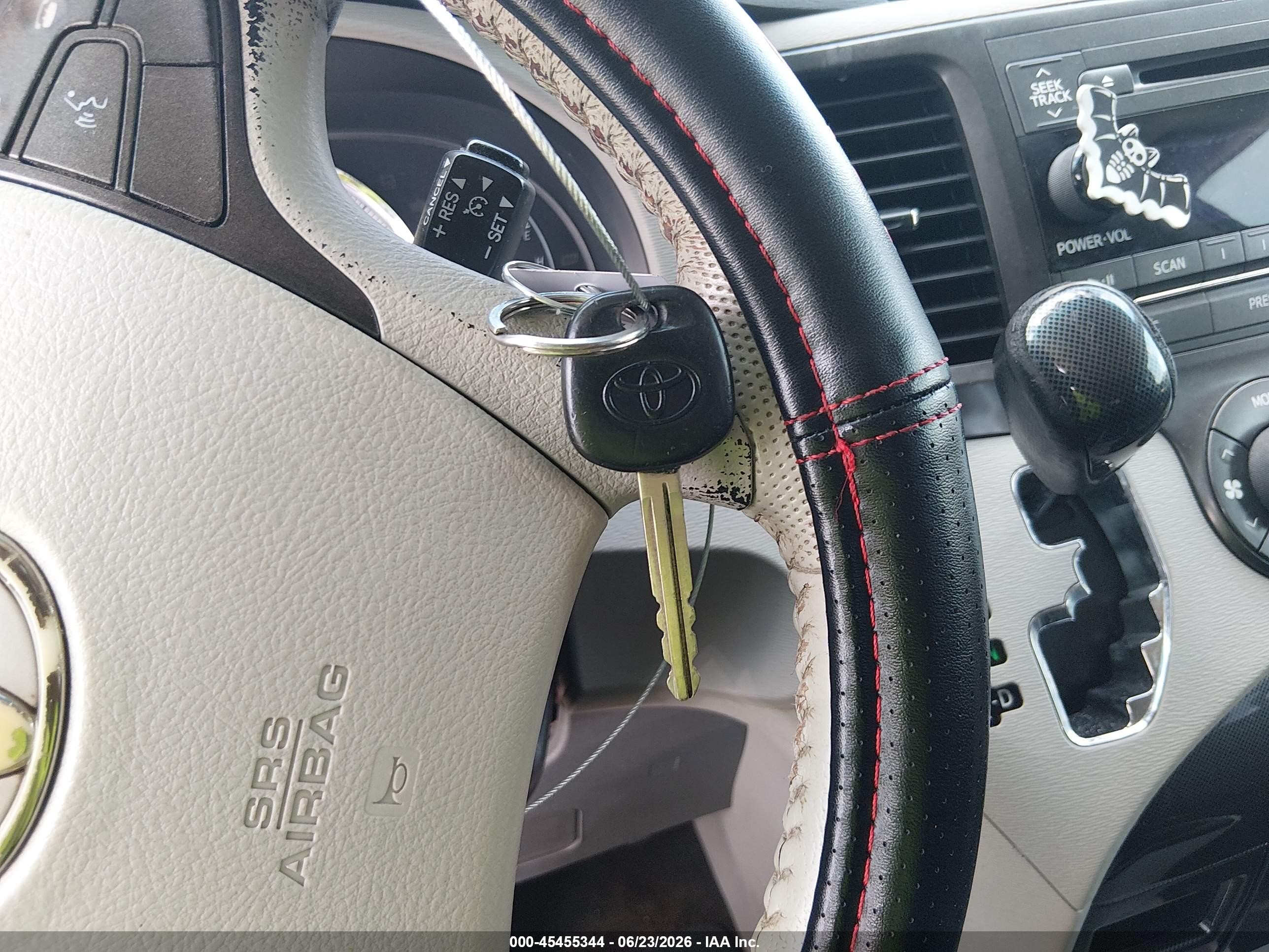 2012 Toyota Sienna Se 8 Passenger Черный vin: 5TDXK3DC1CS188270