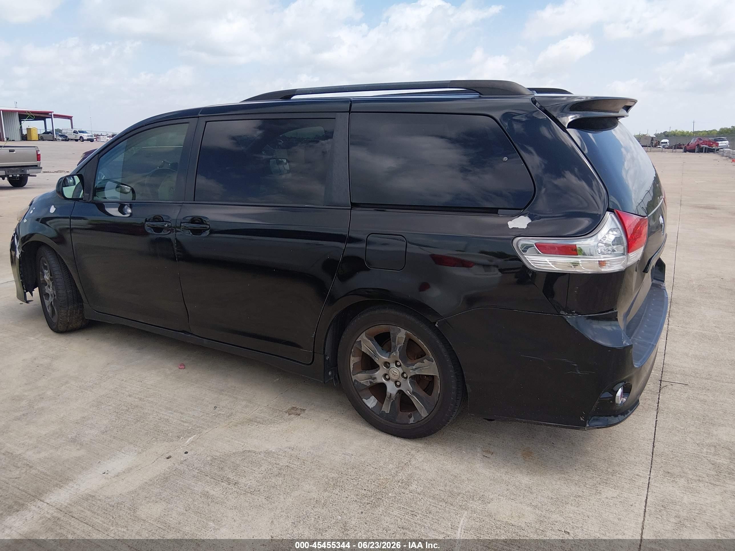2012 Toyota Sienna Se 8 Passenger Черный vin: 5TDXK3DC1CS188270