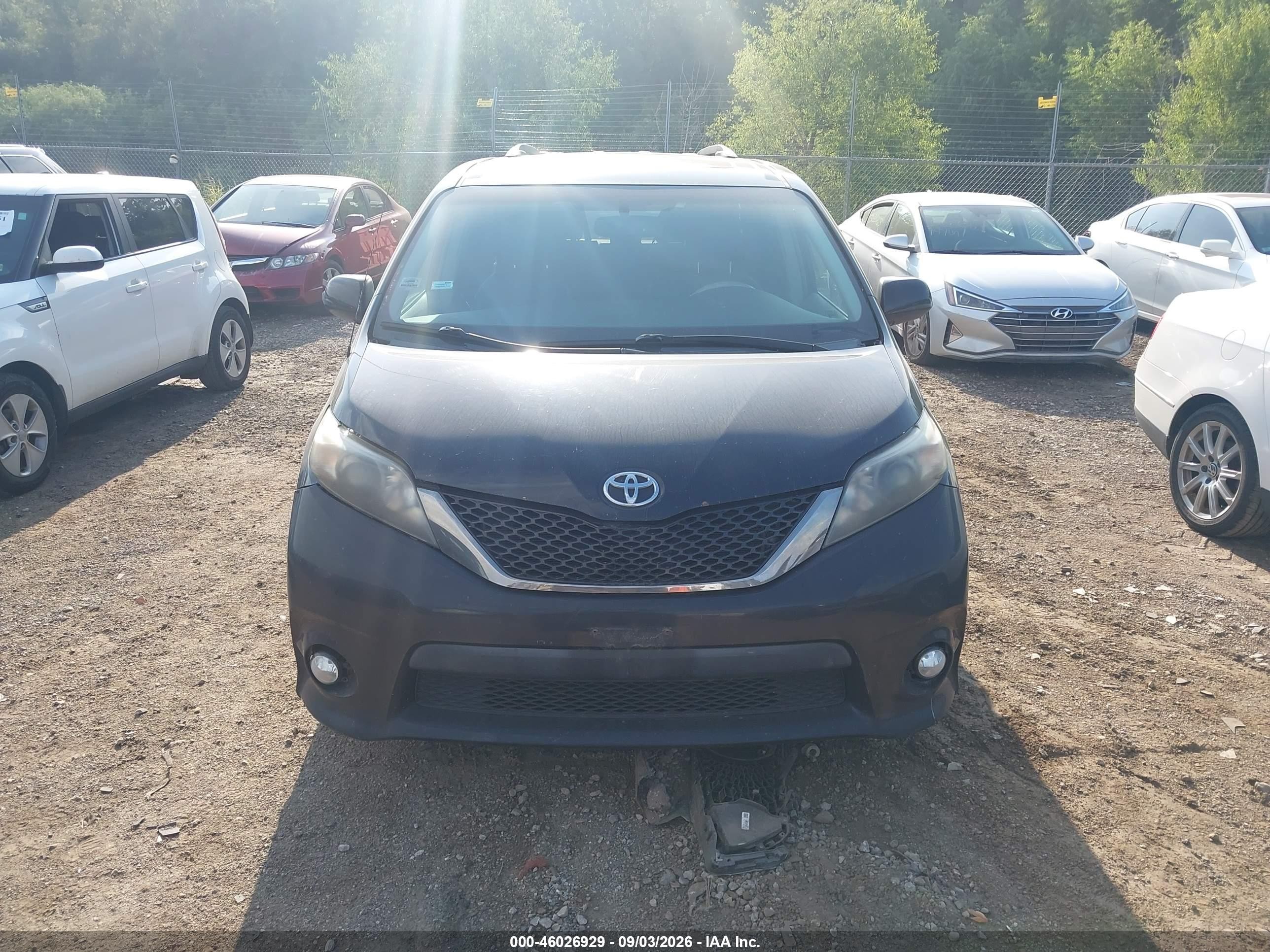 2012 Toyota Sienna Se 8 Passenger Black vin: 5TDXK3DC1CS193744