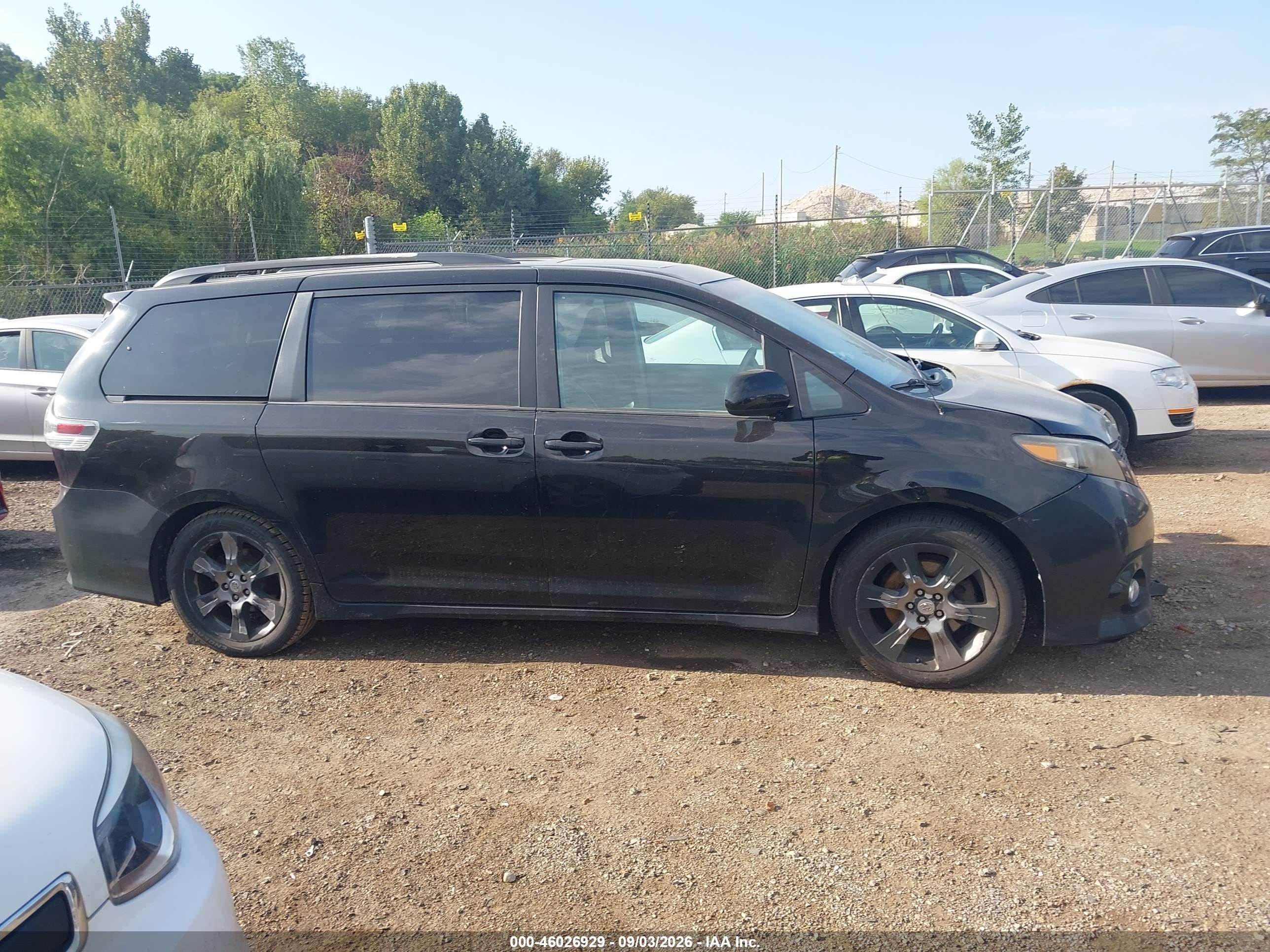 2012 Toyota Sienna Se 8 Passenger Black vin: 5TDXK3DC1CS193744