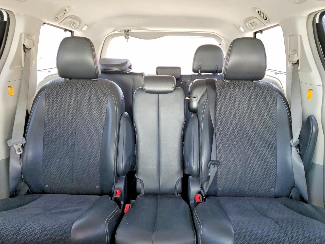 2012 Toyota Sienna Sport White vin: 5TDXK3DC1CS265235