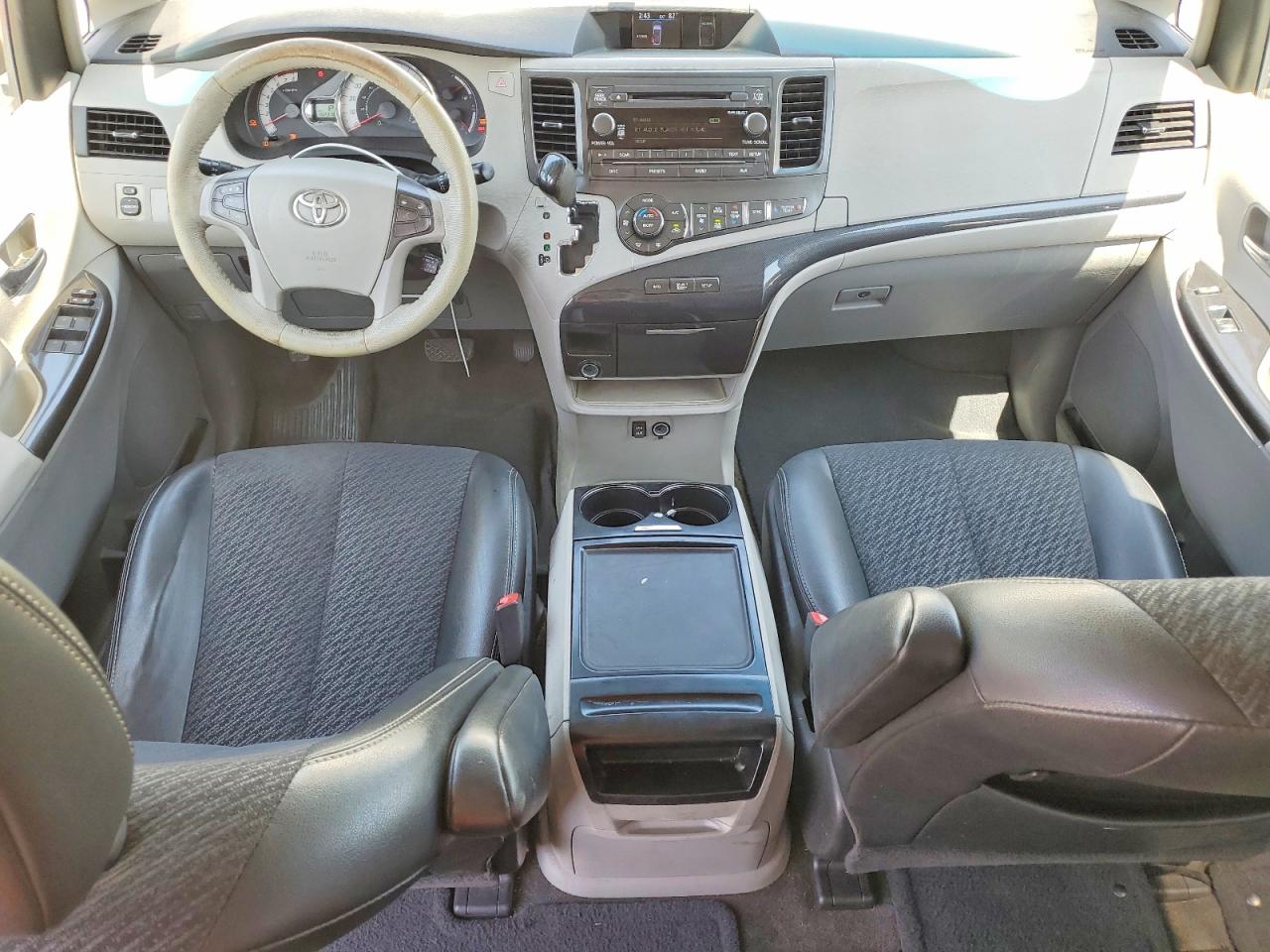 2012 Toyota Sienna Sport White vin: 5TDXK3DC1CS265235