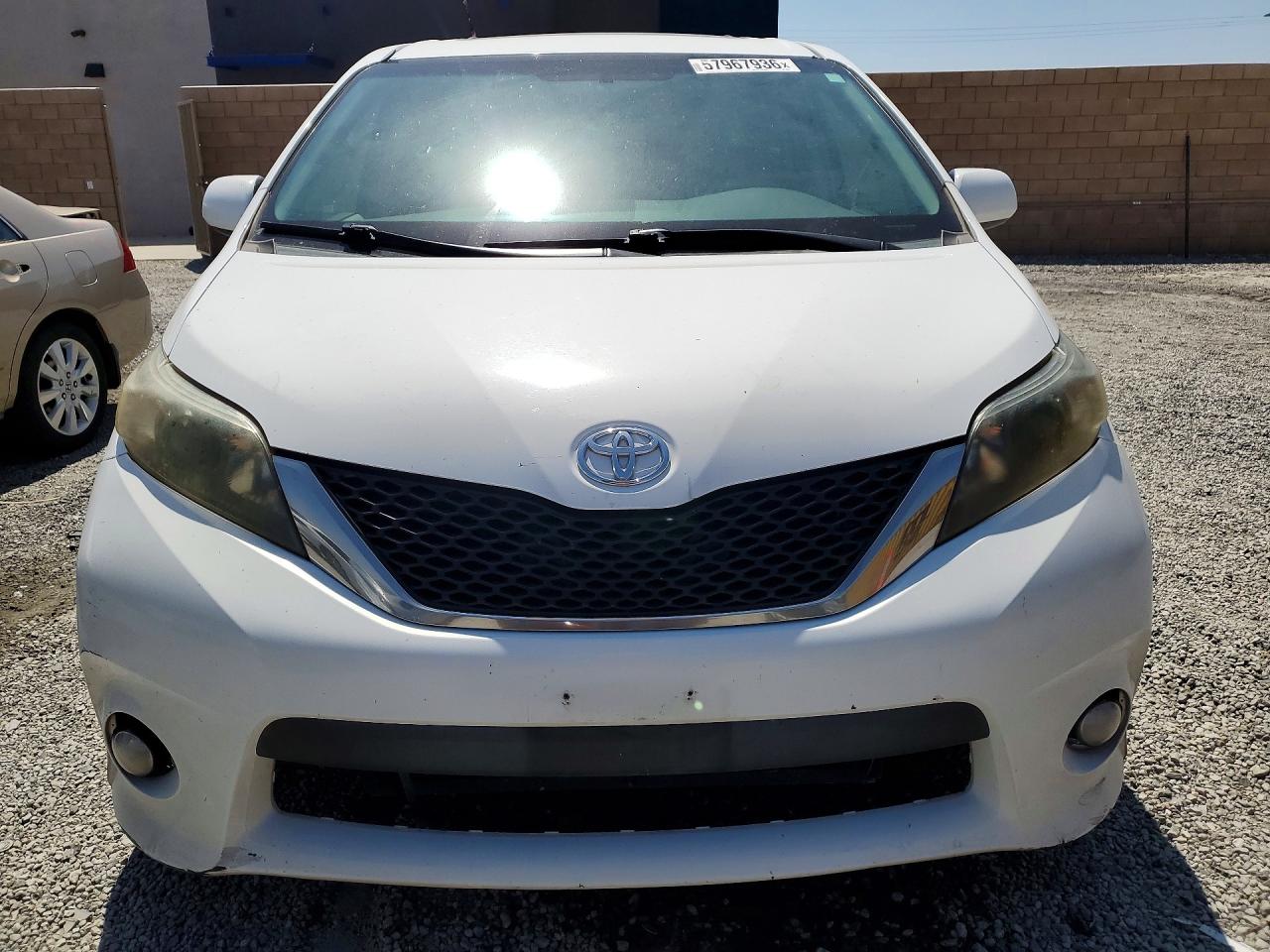 2012 Toyota Sienna Sport White vin: 5TDXK3DC1CS265235