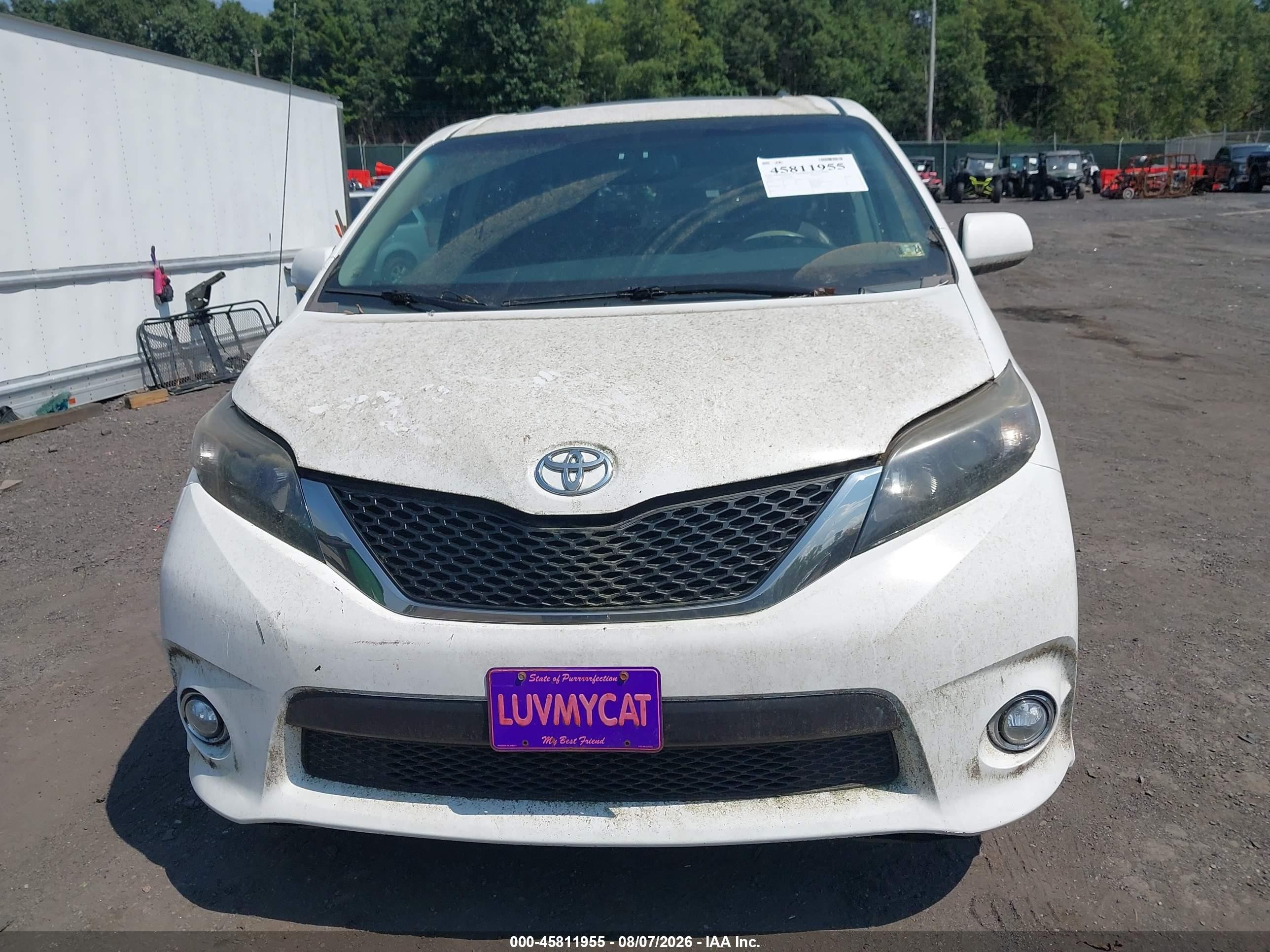 2012 Toyota Sienna Se 8 Passenger White vin: 5TDXK3DC1CS271861