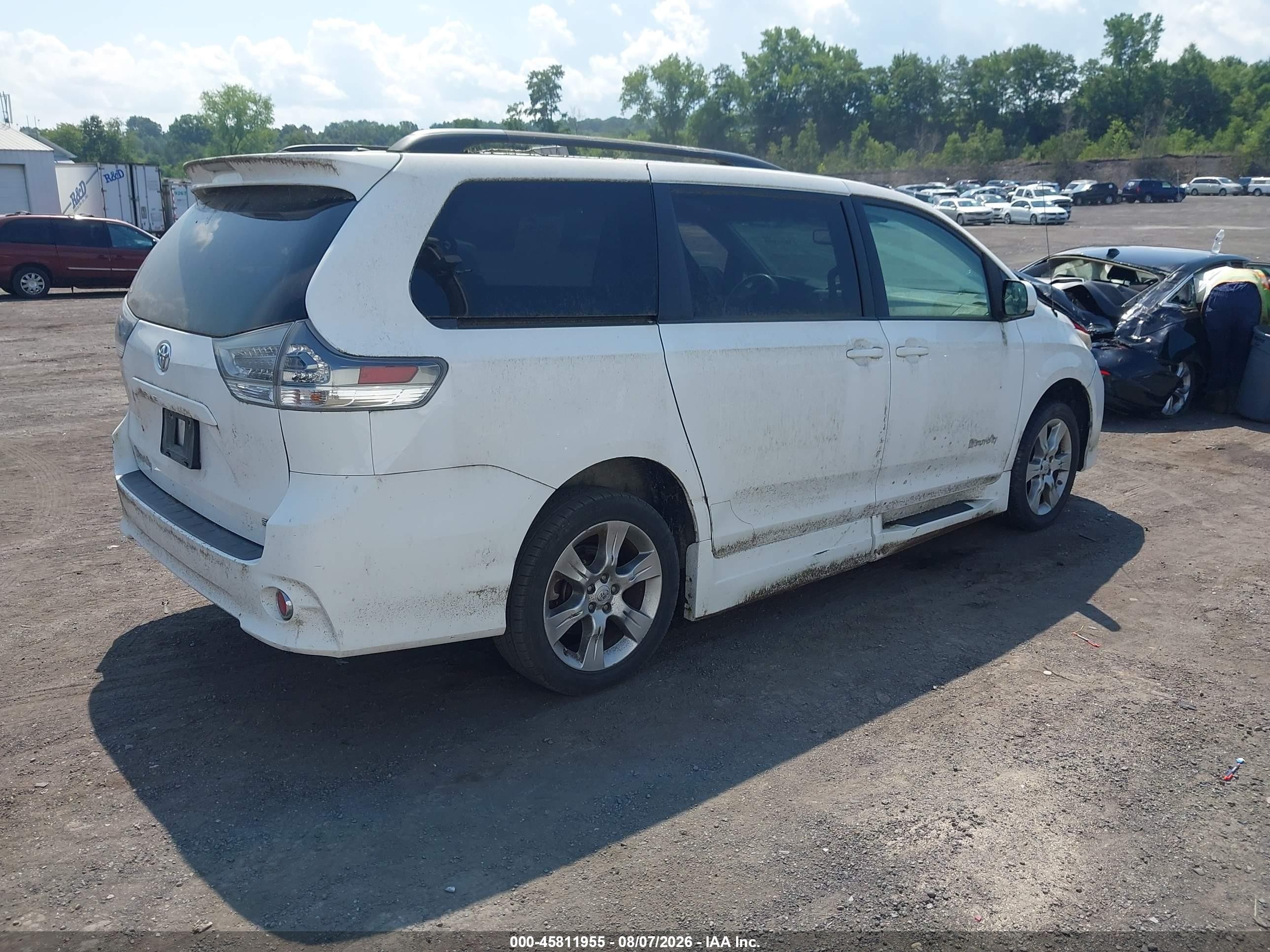 2012 Toyota Sienna Se 8 Passenger White vin: 5TDXK3DC1CS271861