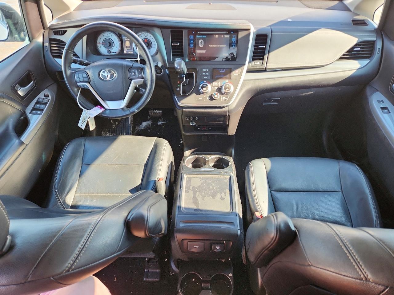 2015 Toyota Sienna Sport White vin: 5TDXK3DC1FS545354