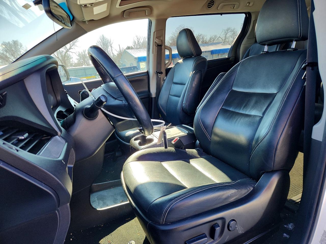2015 Toyota Sienna Sport White vin: 5TDXK3DC1FS545354