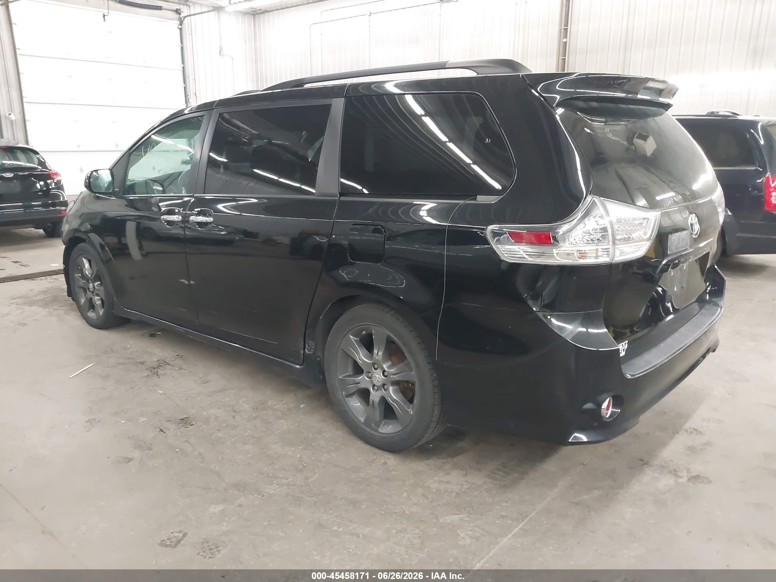 2015 Toyota Sienna Se 8 Passenger Black vin: 5TDXK3DC1FS599382