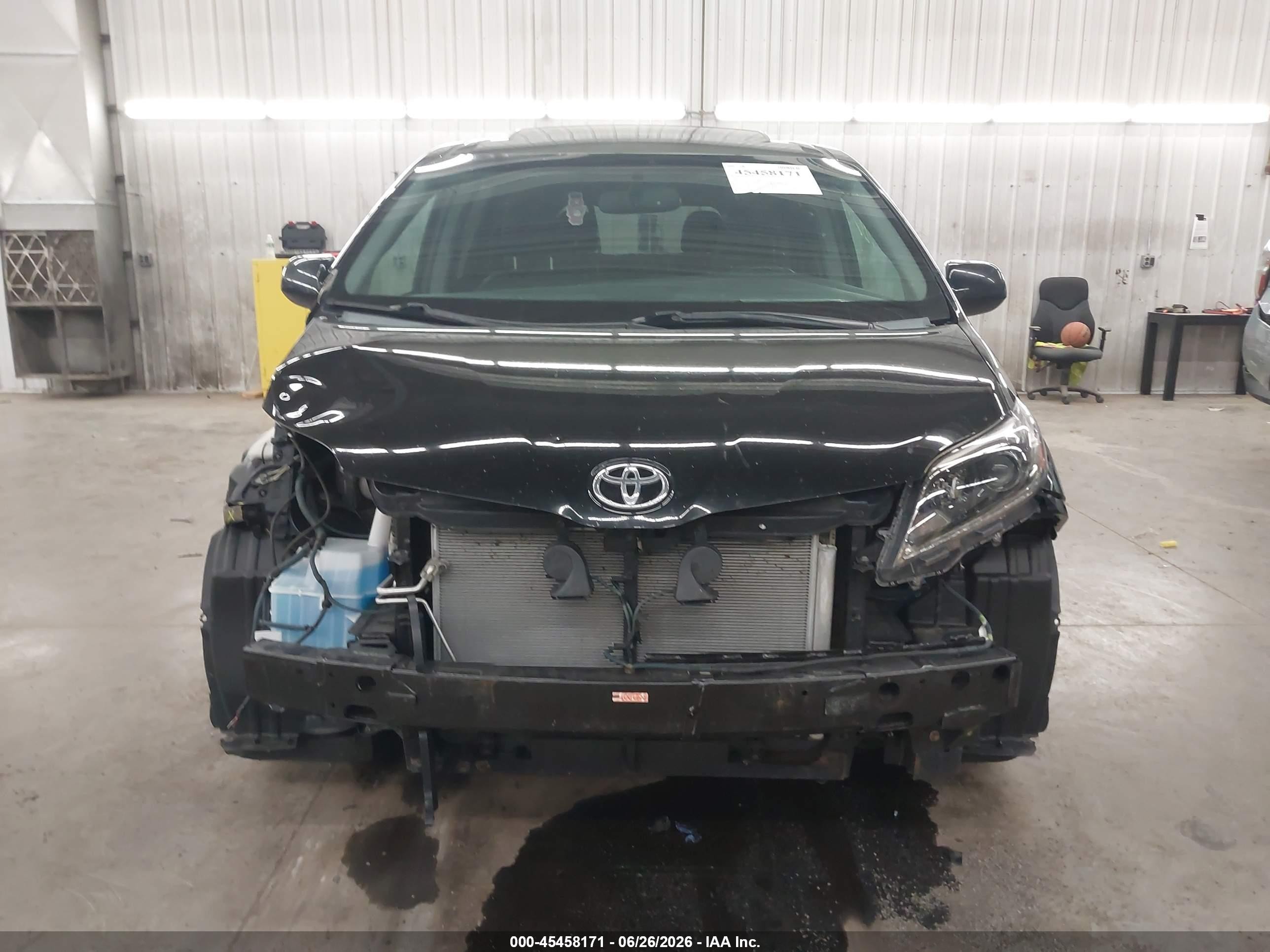 2015 Toyota Sienna Se 8 Passenger Black vin: 5TDXK3DC1FS599382