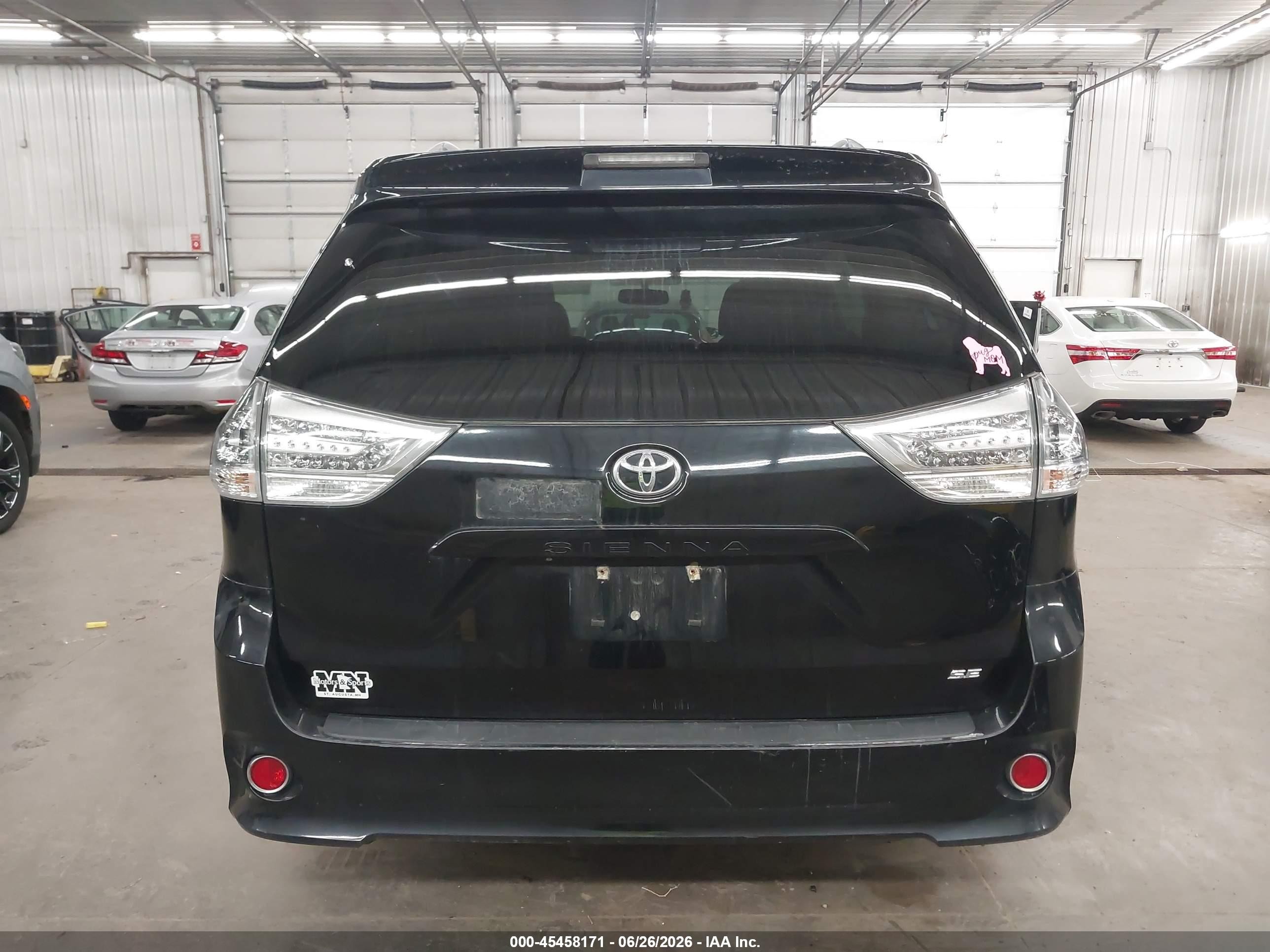 2015 Toyota Sienna Se 8 Passenger Black vin: 5TDXK3DC1FS599382