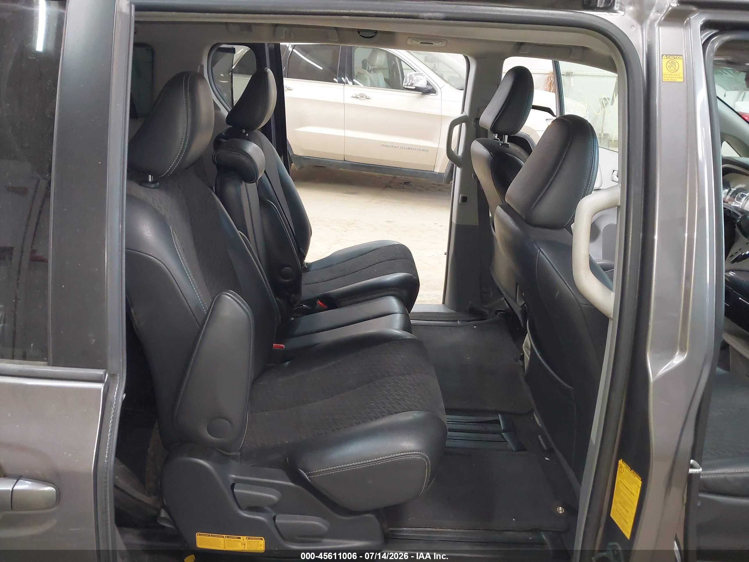 2011 Toyota Sienna Sport Gray vin: 5TDXK3DC2BS042278