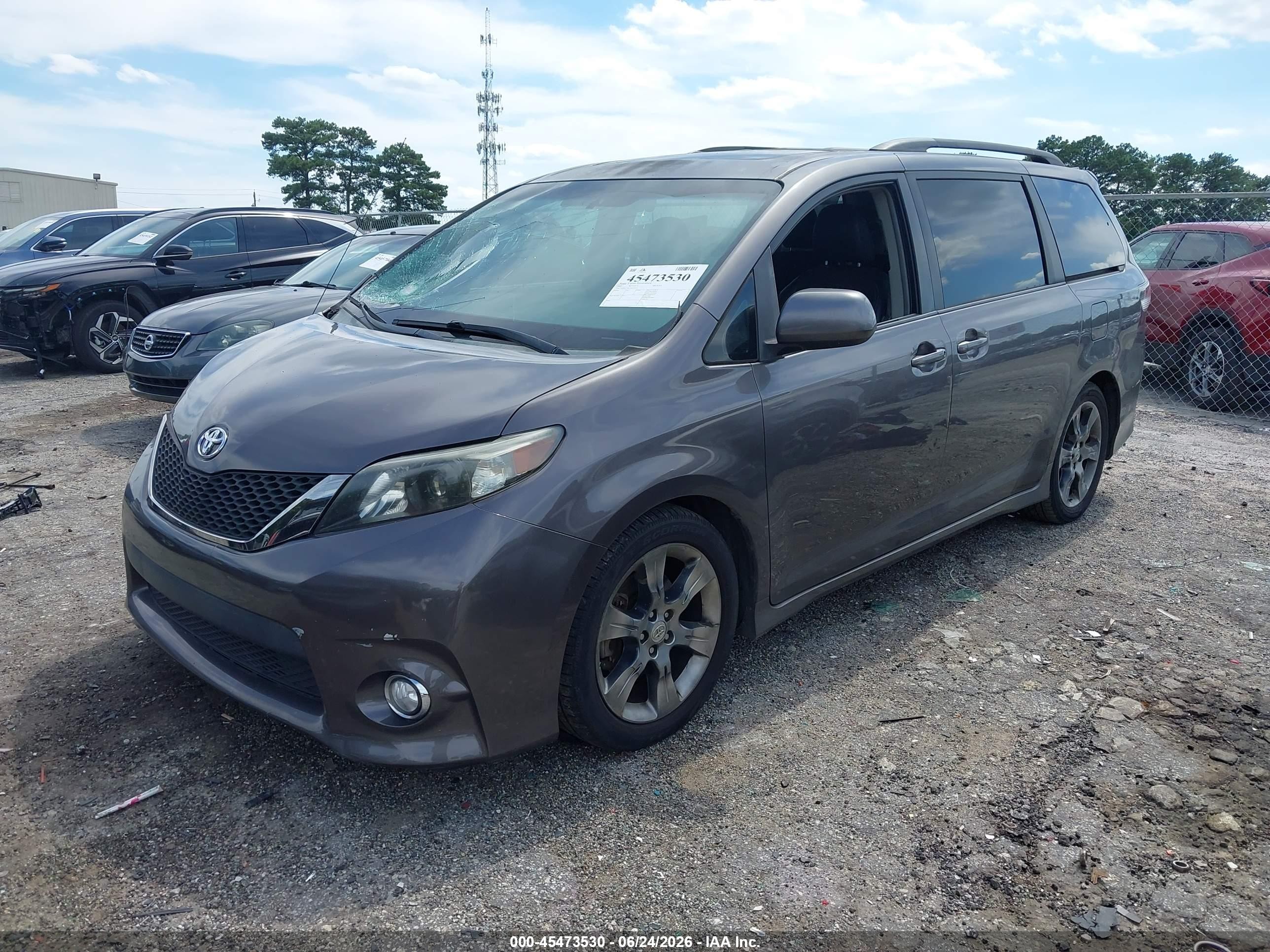 2011 Toyota Sienna Se Gray vin: 5TDXK3DC2BS076155
