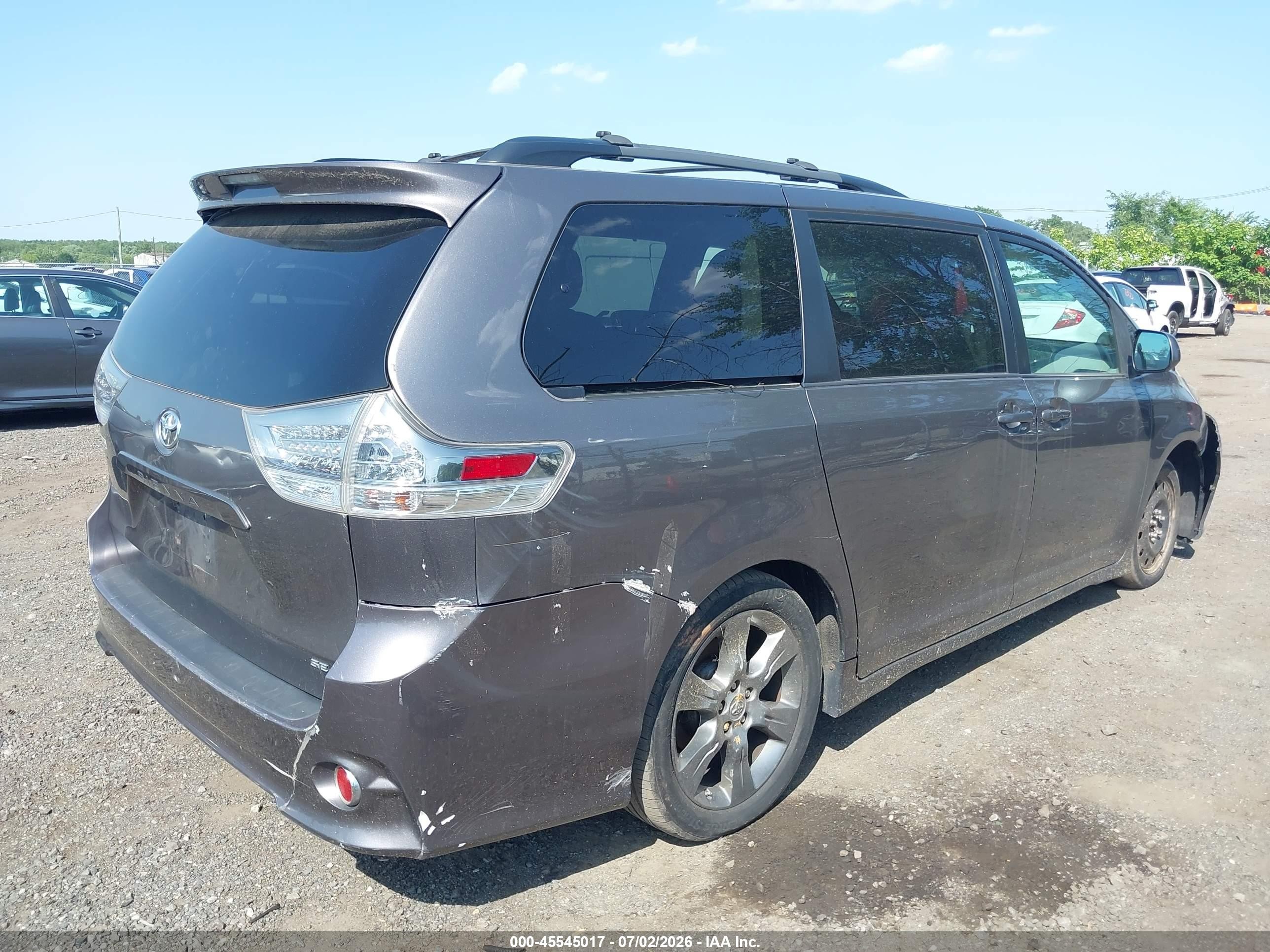 2011 Toyota Sienna Se Серый vin: 5TDXK3DC2BS165031