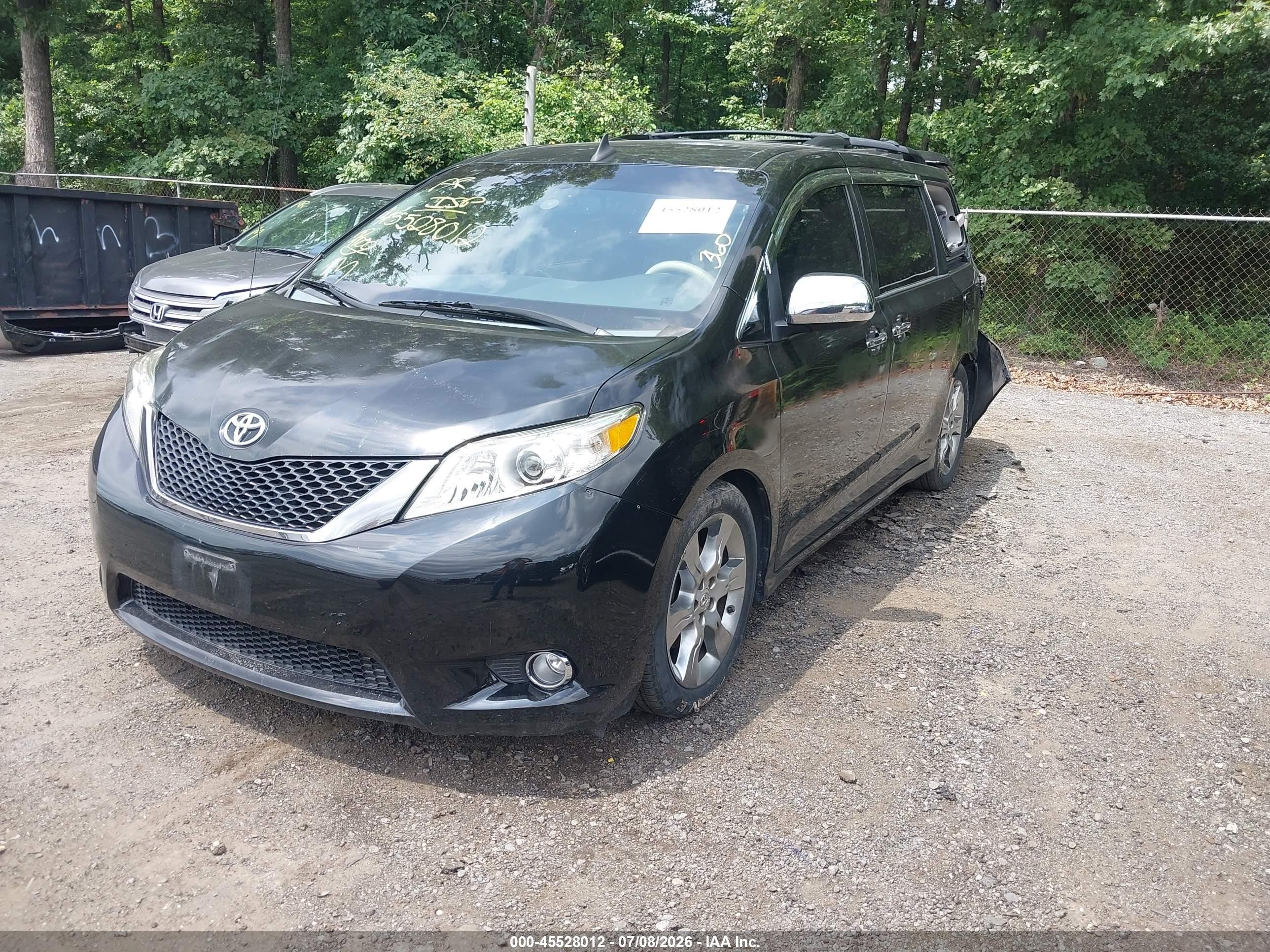 2013 Toyota Sienna Se 8 Passenger Black vin: 5TDXK3DC2DS280537