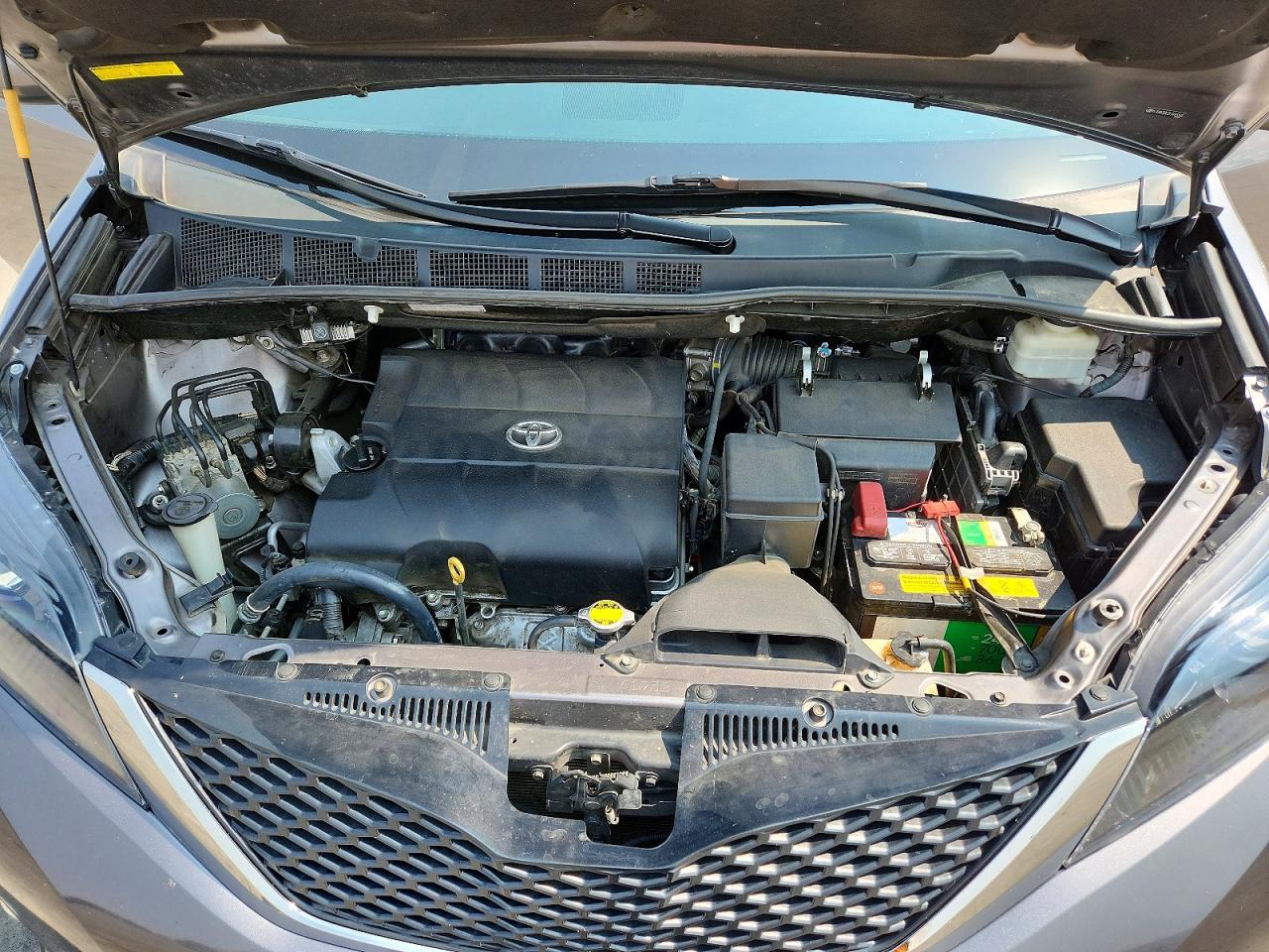 2014 Toyota Sienna Sport Charcoal vin: 5TDXK3DC2ES485566