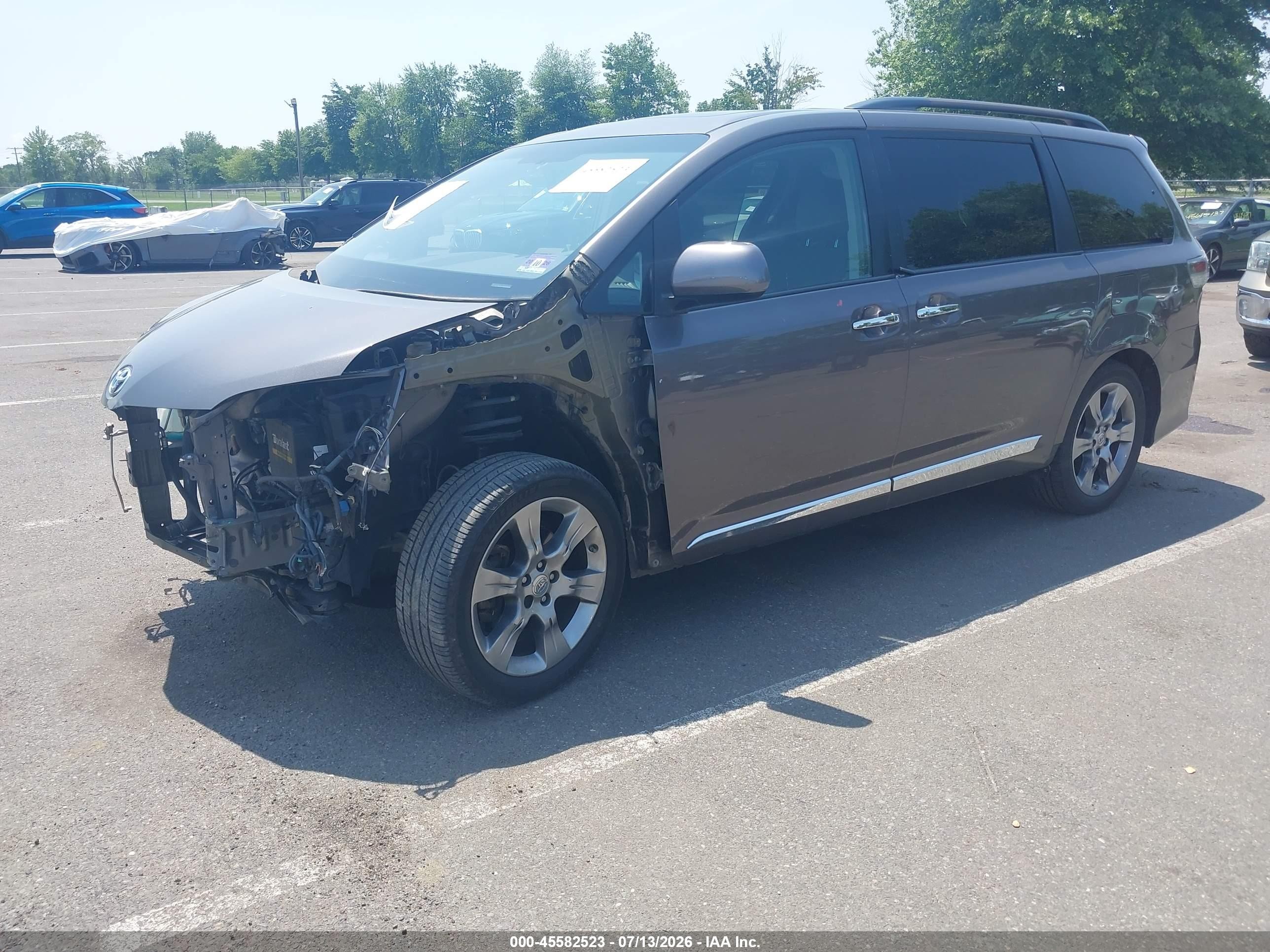 2014 Toyota Sienna Se 8 Passenger Серый vin: 5TDXK3DC2ES497572
