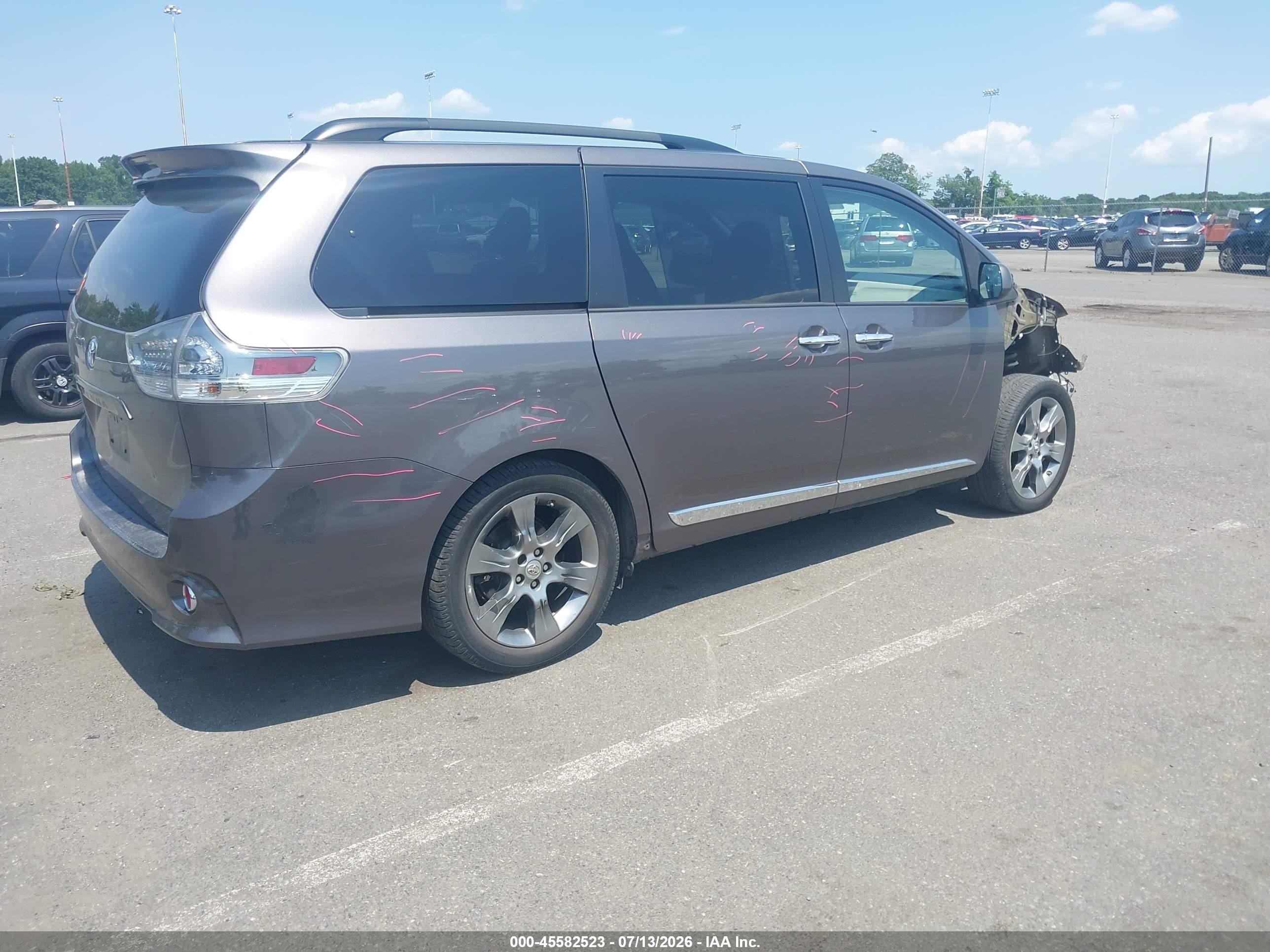 2014 Toyota Sienna Se 8 Passenger Серый vin: 5TDXK3DC2ES497572