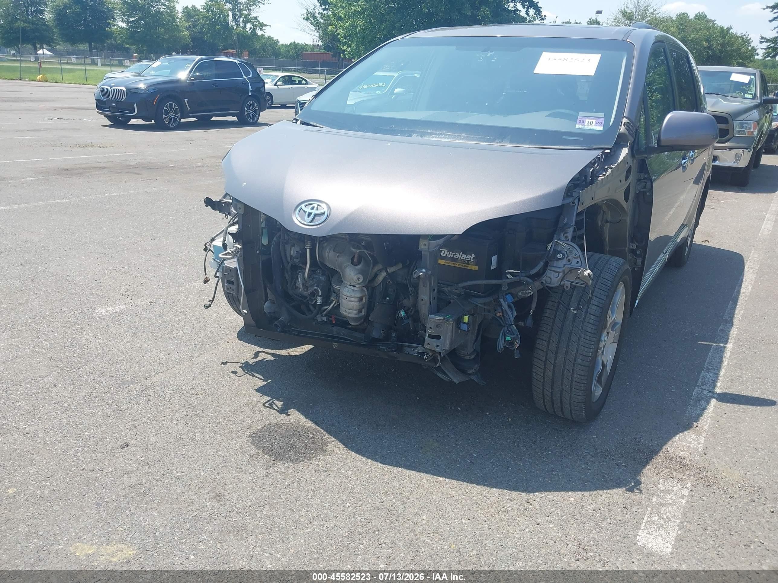 2014 Toyota Sienna Se 8 Passenger Серый vin: 5TDXK3DC2ES497572