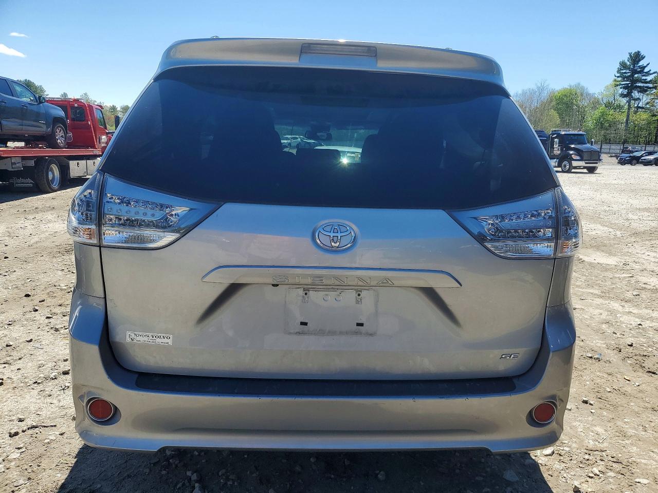 2015 Toyota Sienna Sport Silver vin: 5TDXK3DC2FS686899