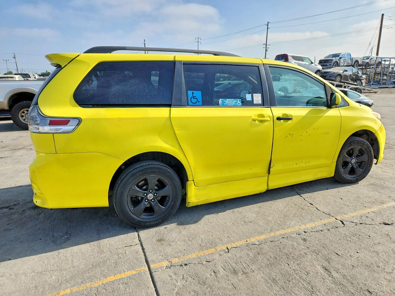 2011 Toyota Sienna Sport Yellow vin: 5TDXK3DC3BS083597
