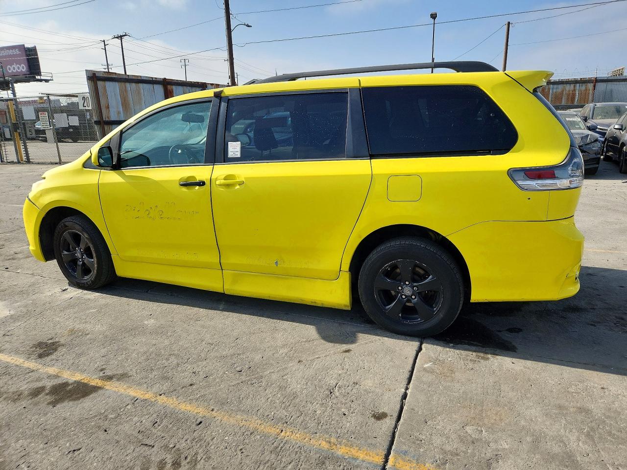 2011 Toyota Sienna Sport Yellow vin: 5TDXK3DC3BS083597