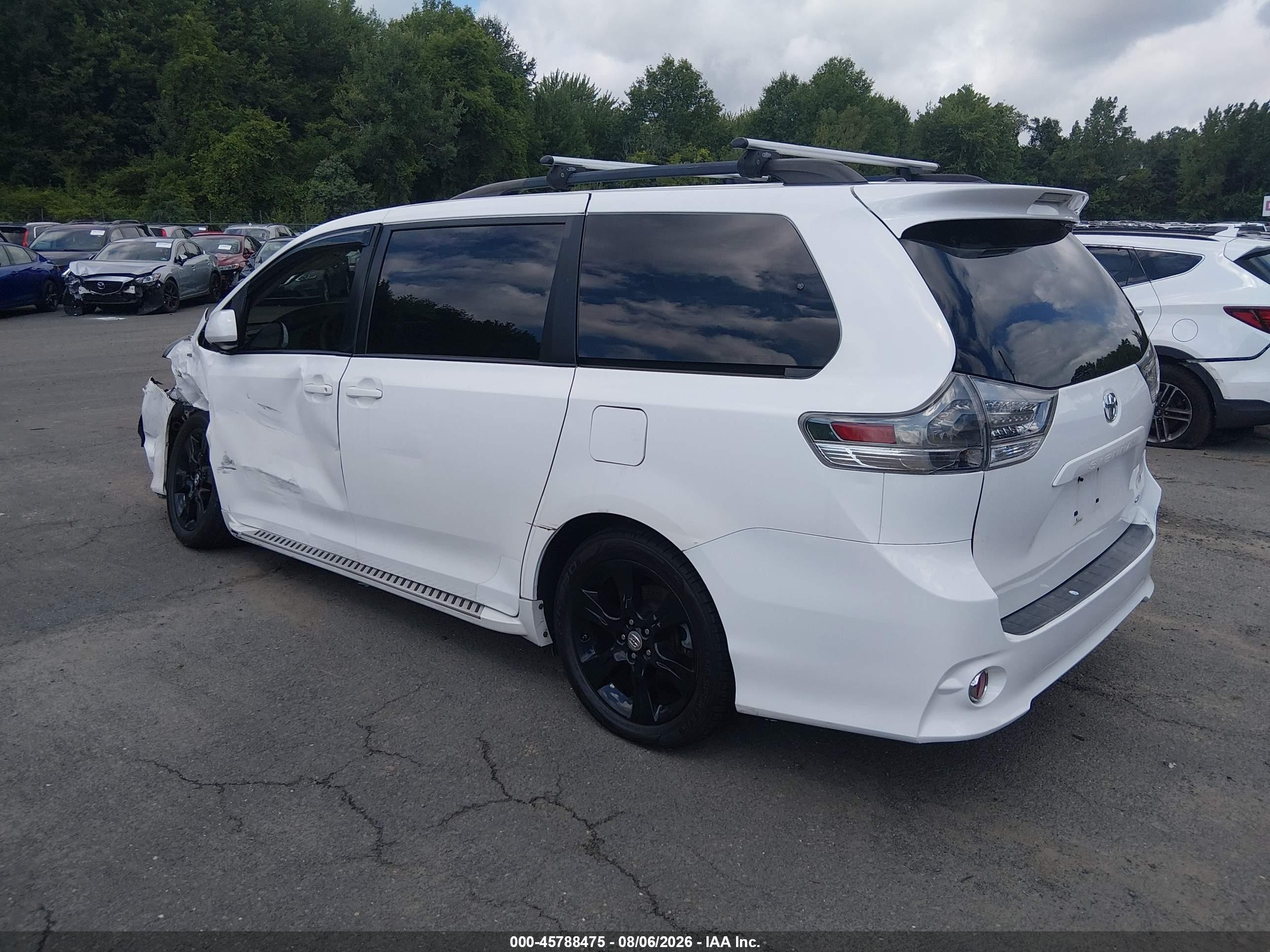 2011 Toyota Sienna Se White vin: 5TDXK3DC3BS105971