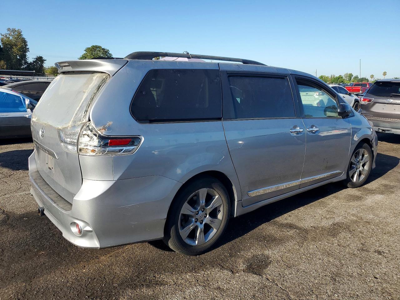 2013 Toyota Sienna Sport Silver vin: 5TDXK3DC3DS289618