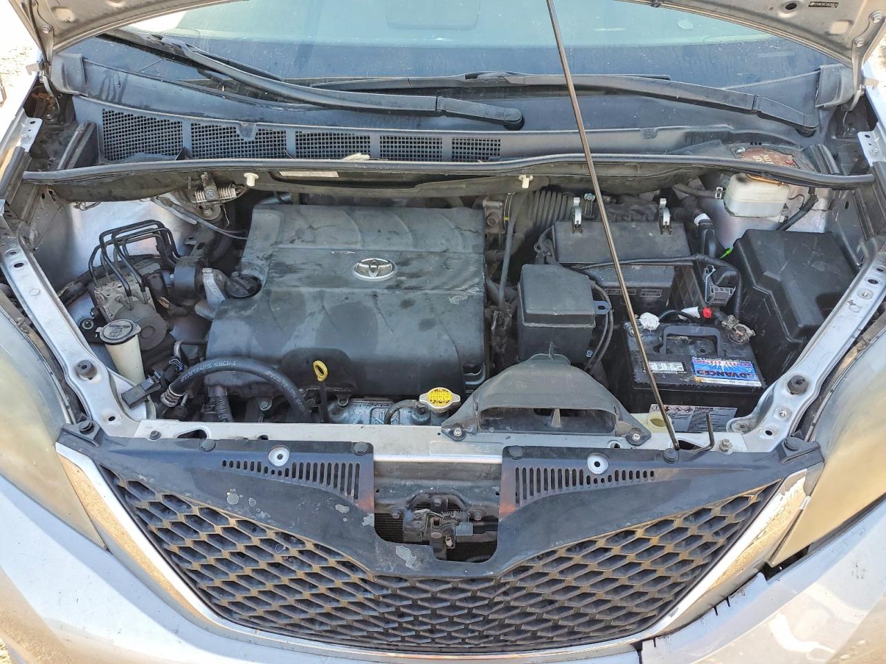 2013 Toyota Sienna Sport Silver vin: 5TDXK3DC3DS289618