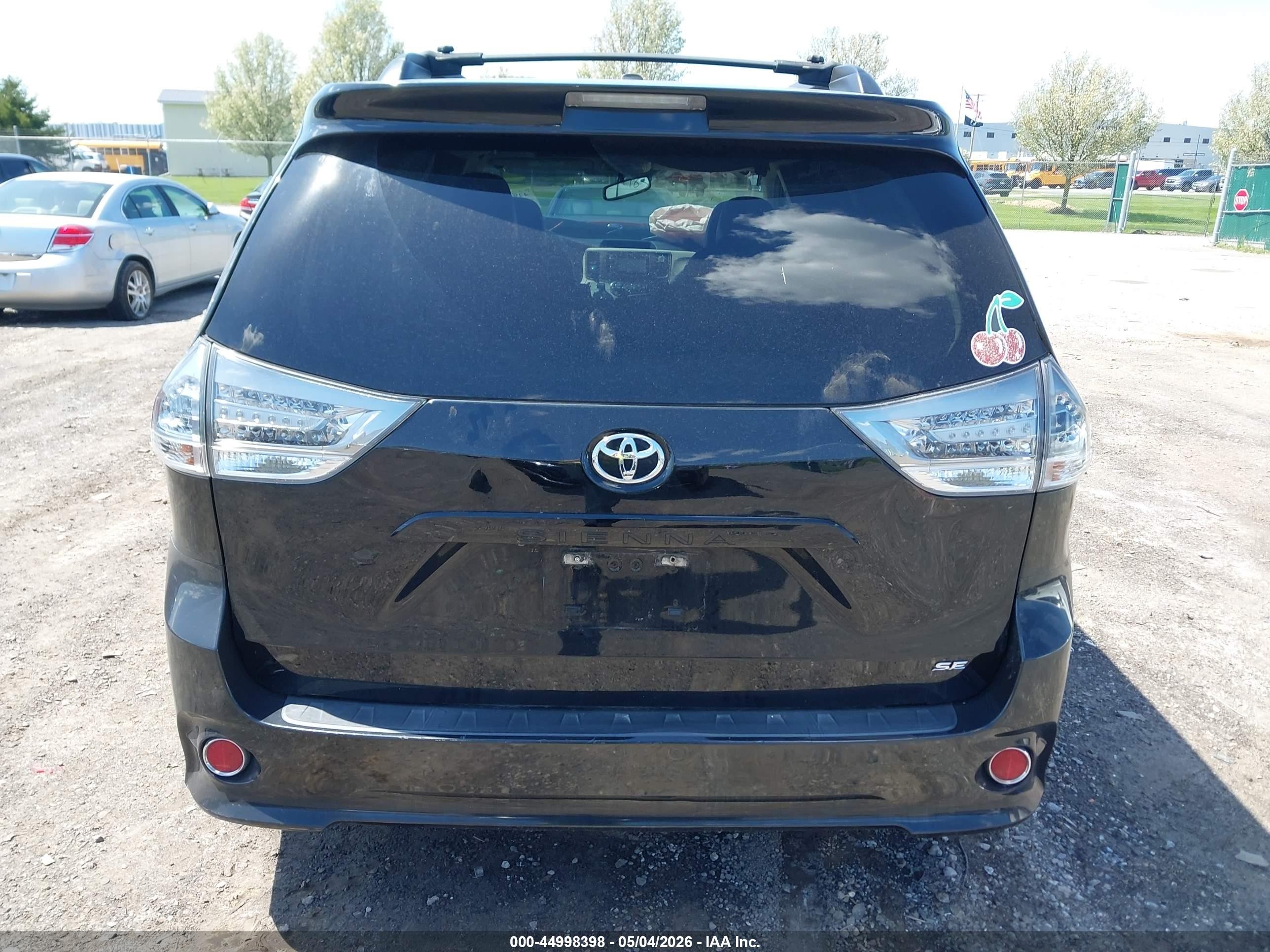 2013 Toyota Sienna Se 8 Passenger Black vin: 5TDXK3DC3DS323590