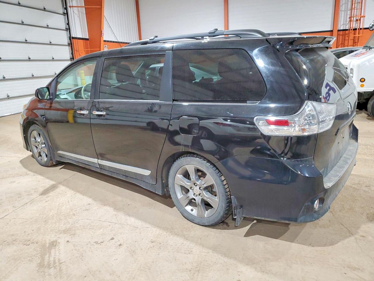 2014 Toyota Sienna Se 8-passenger Black vin: 5TDXK3DC3ES489125