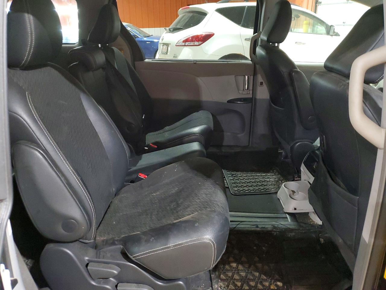 2014 Toyota Sienna Se 8-passenger Black vin: 5TDXK3DC3ES489125