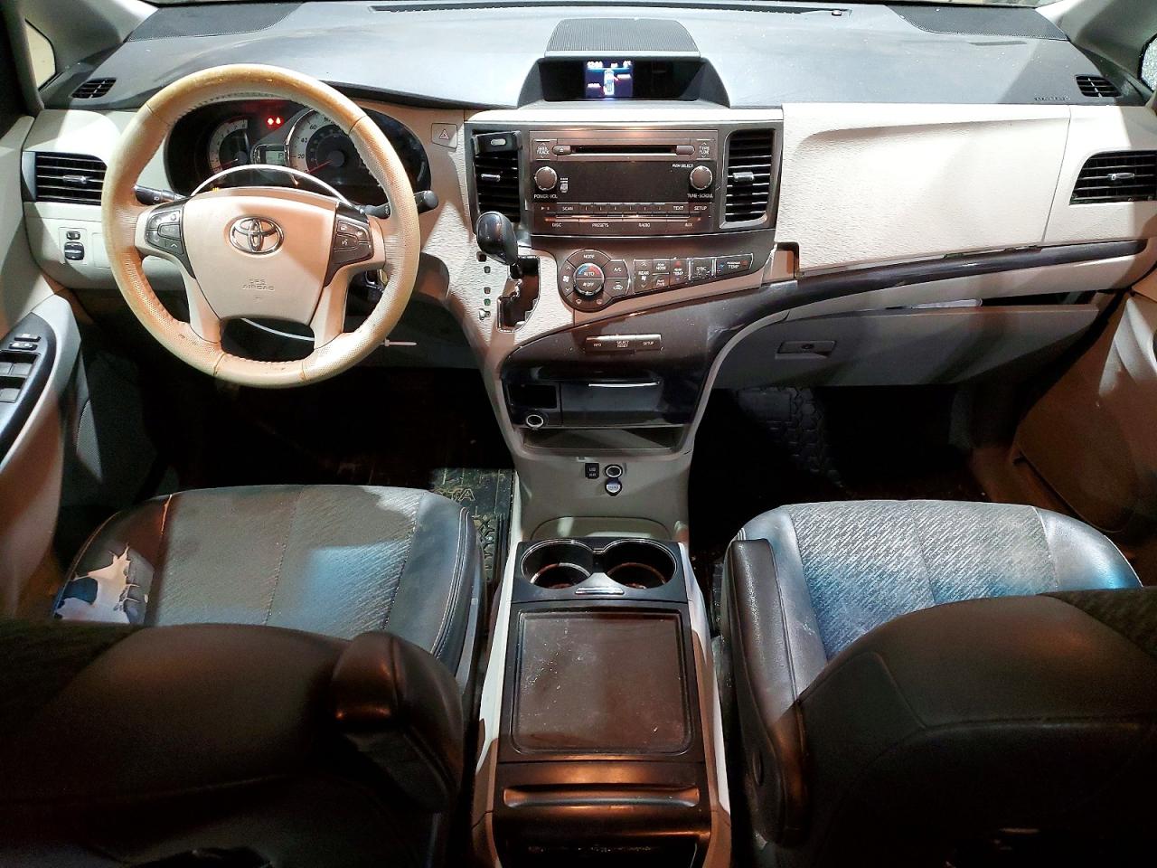 2014 Toyota Sienna Se 8-passenger Black vin: 5TDXK3DC3ES489125