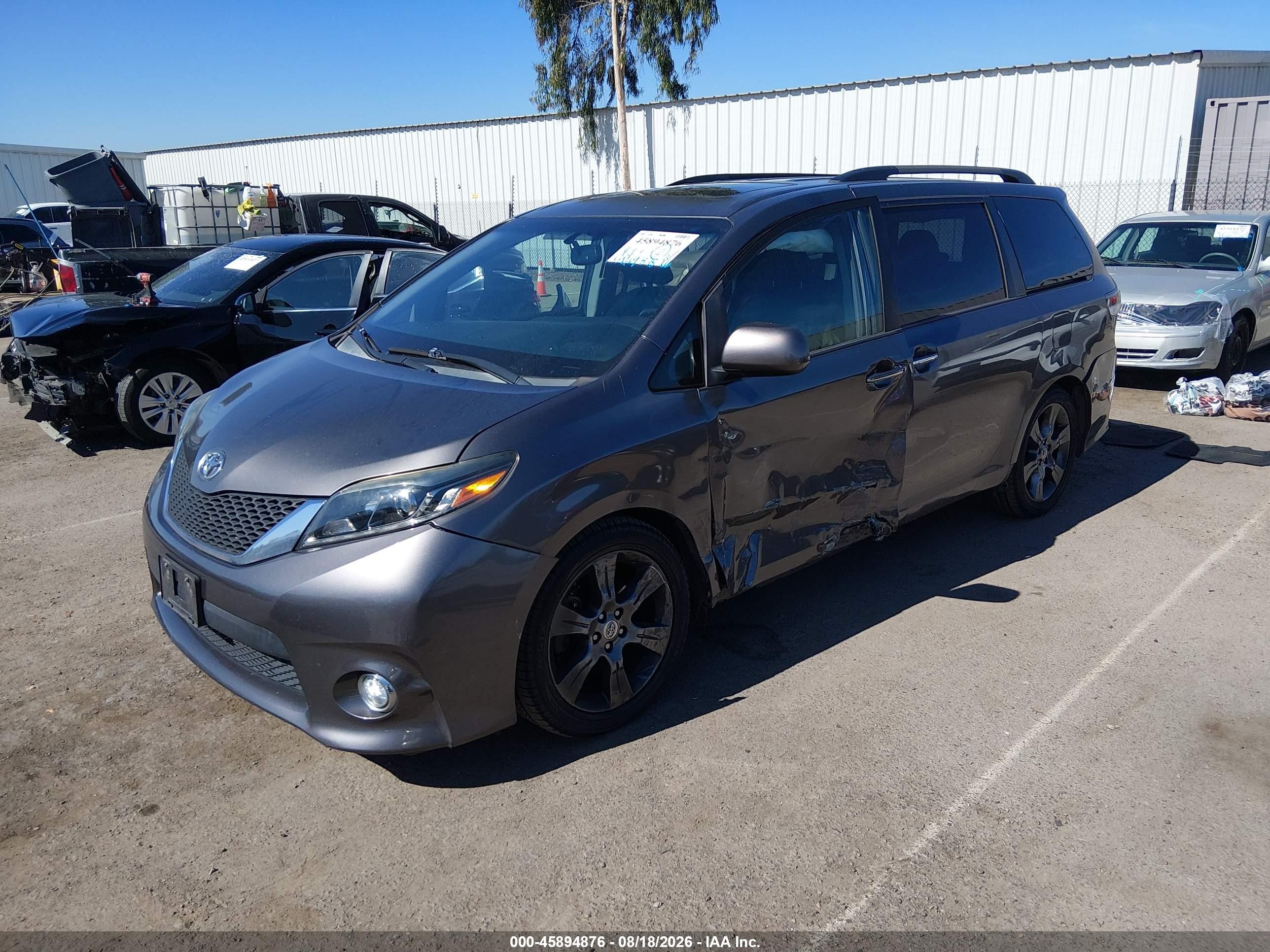 2015 Toyota Sienna Se 8 Passenger Gray vin: 5TDXK3DC3FS620099
