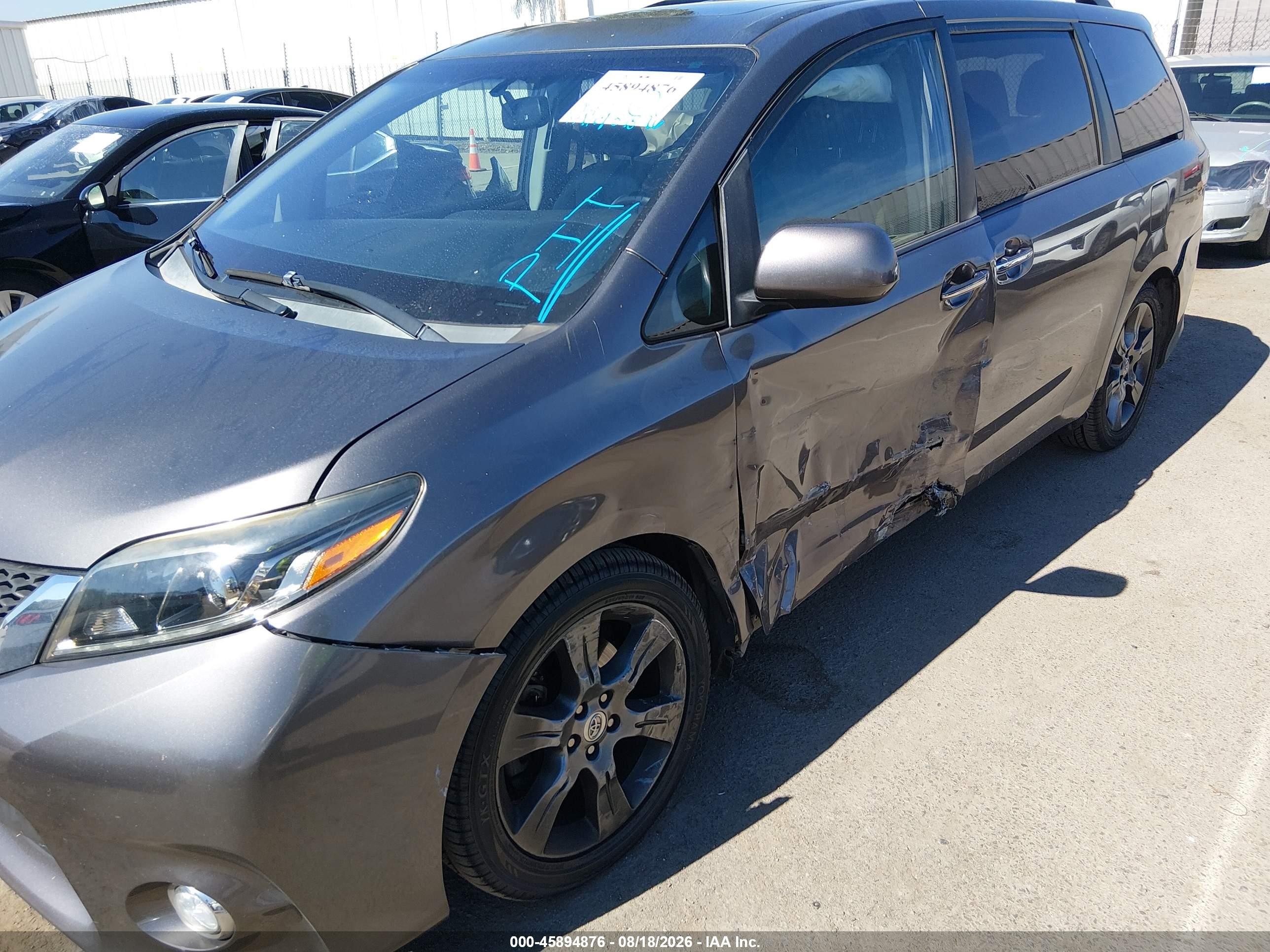 2015 Toyota Sienna Se 8 Passenger Gray vin: 5TDXK3DC3FS620099