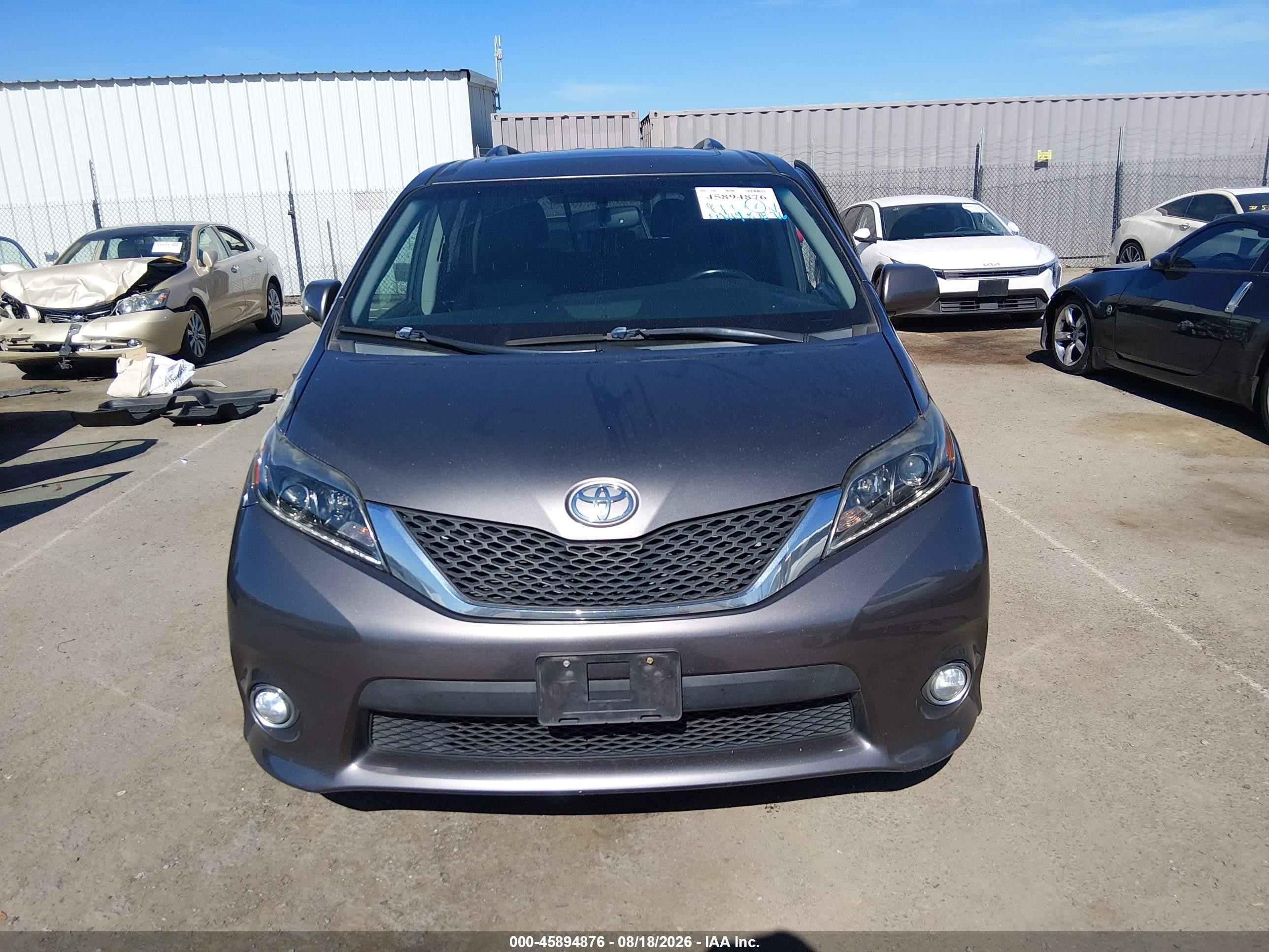 2015 Toyota Sienna Se 8 Passenger Gray vin: 5TDXK3DC3FS620099